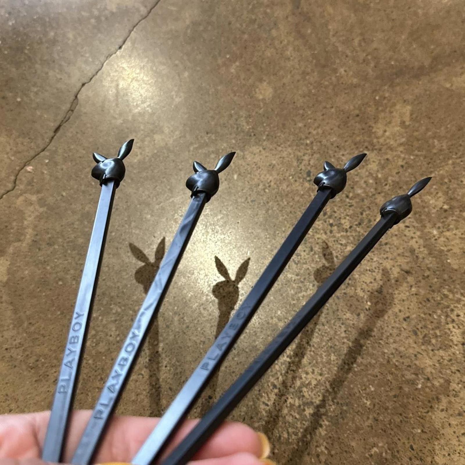 Playboy Set of 4 Plastic Playboy Bunny Stir Sticks Size ONE SIZE - 4 Thumbnail