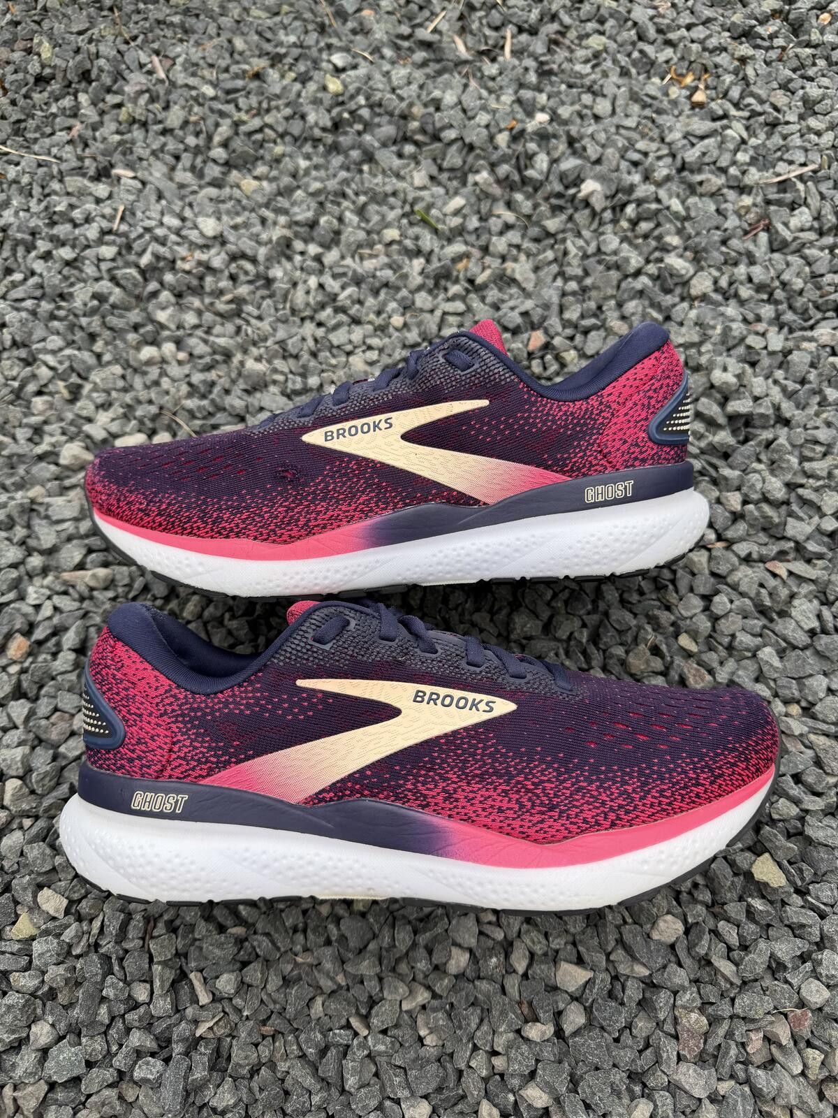 Brooks Brooks Ghost 16 Peacoat/Raspberry/Apricot Size 7W 5.5M Size US 9 / EU 42 - 1 Thumbnail