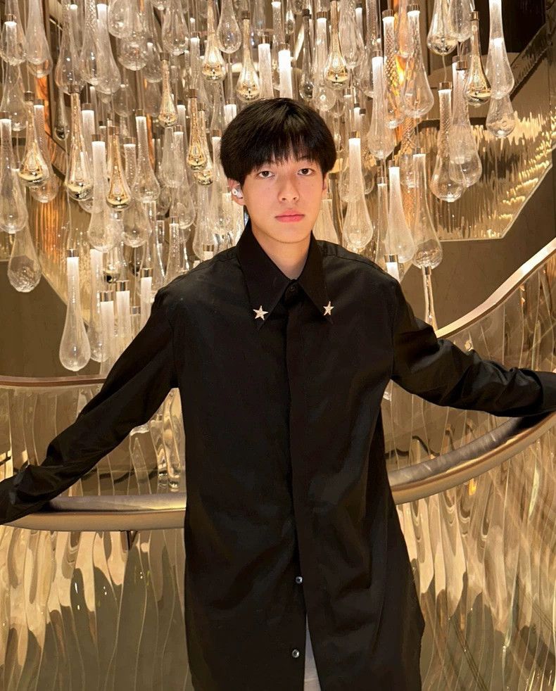 Givenchy Givenchy Long-sleeved shirt with a metal three-dimensional Size US L / EU 52-54 / 3 - 8 Thumbnail