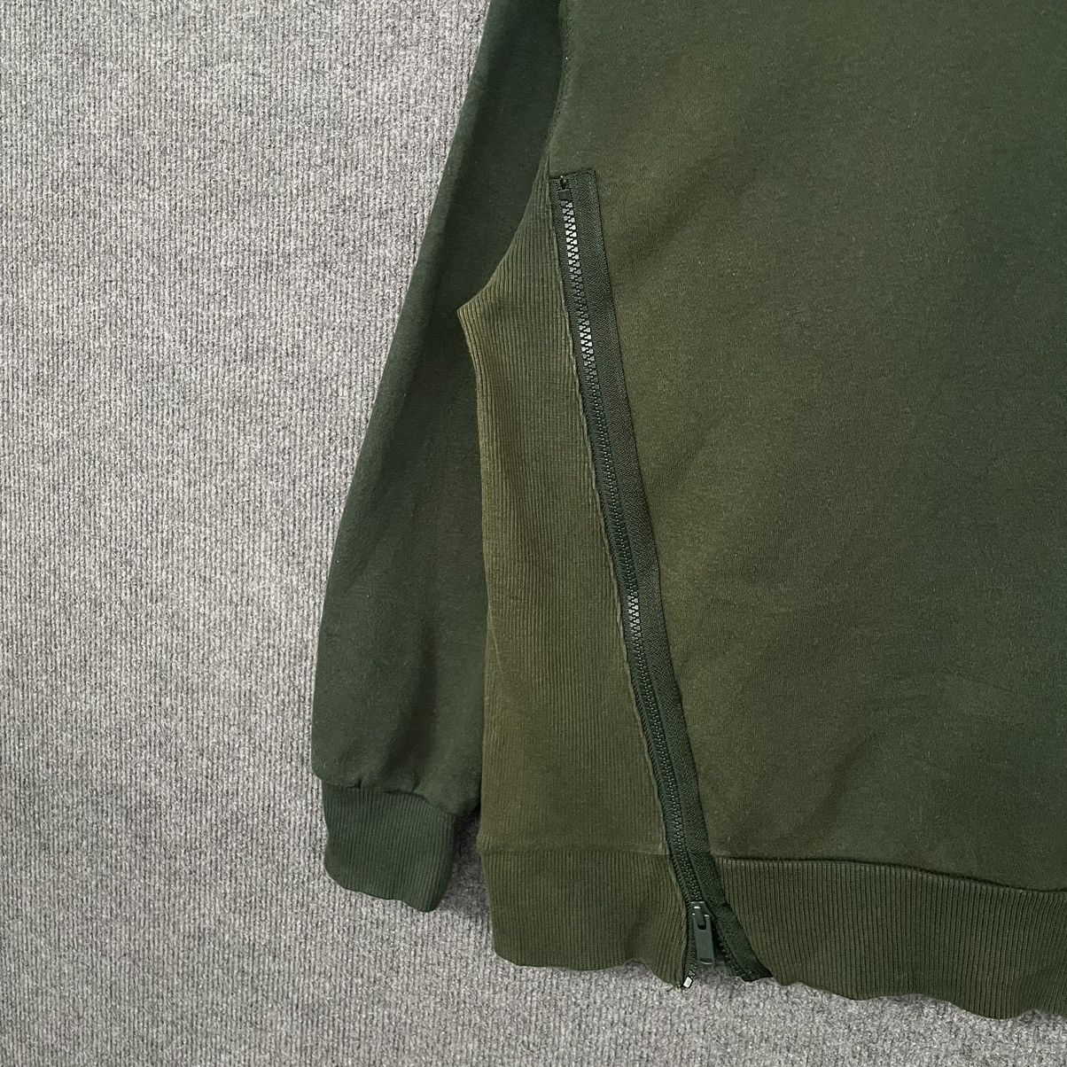 GU × Jun Takahashi × Undercover Undercover by Jun Takahashi For GU Rare Design Crewneck Size US M / EU 48-50 / 2 - 3 Thumbnail