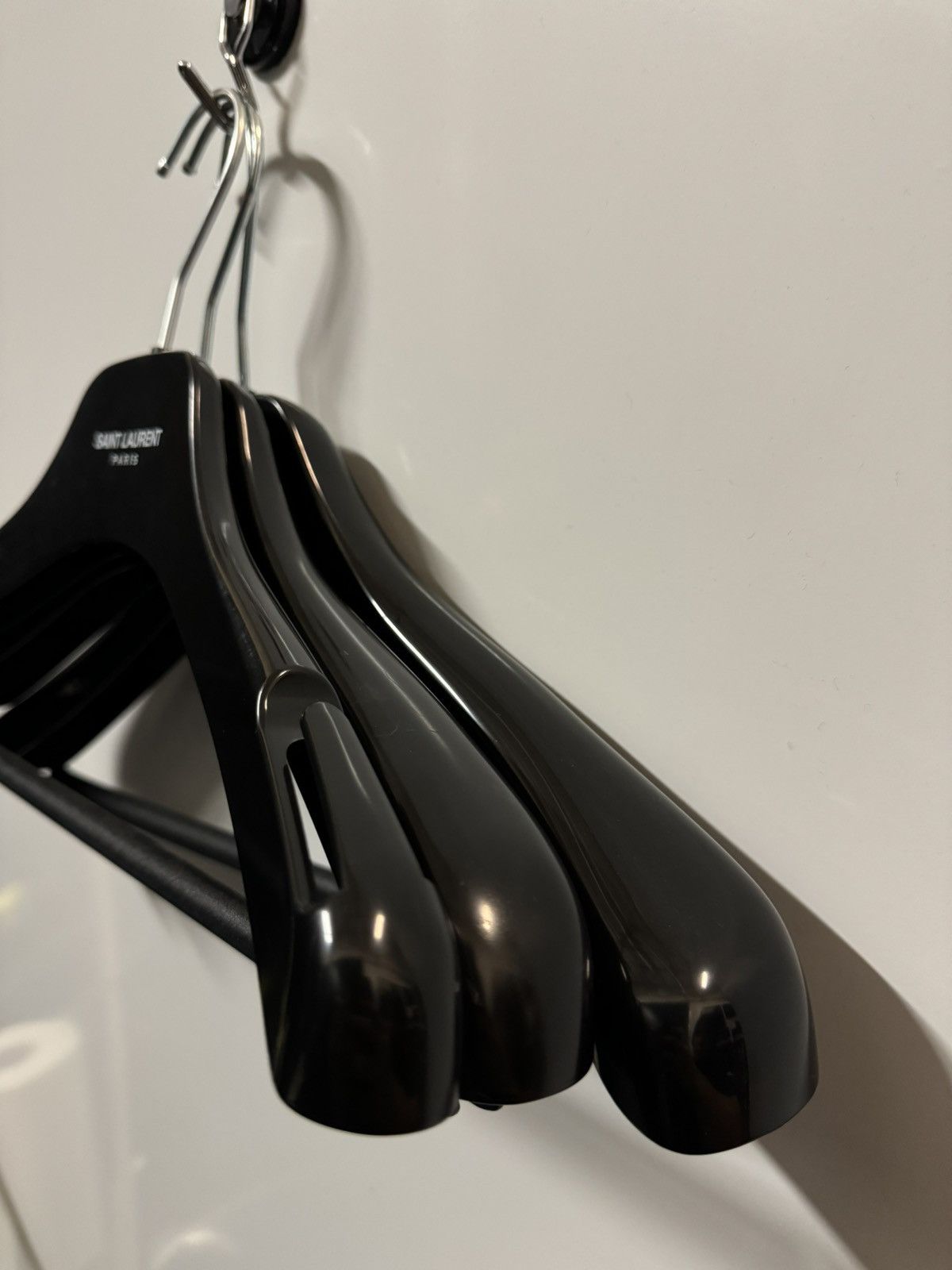 Saint Laurent Paris Saint Laurent Paris 5x logo hangers Size ONE SIZE - 5 Thumbnail