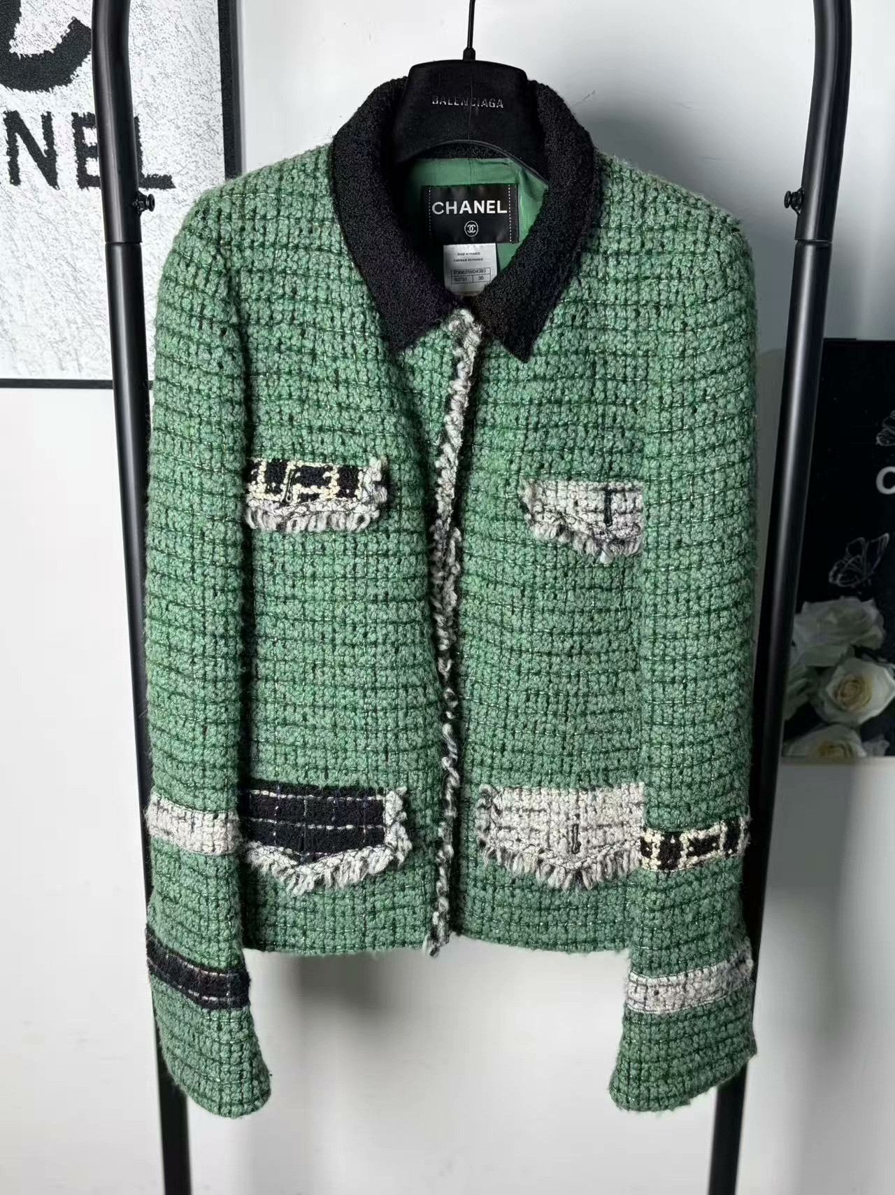 Chanel Chanel White Jacket M Women Size M / US 6-8 / IT 42-44 - 1 Thumbnail