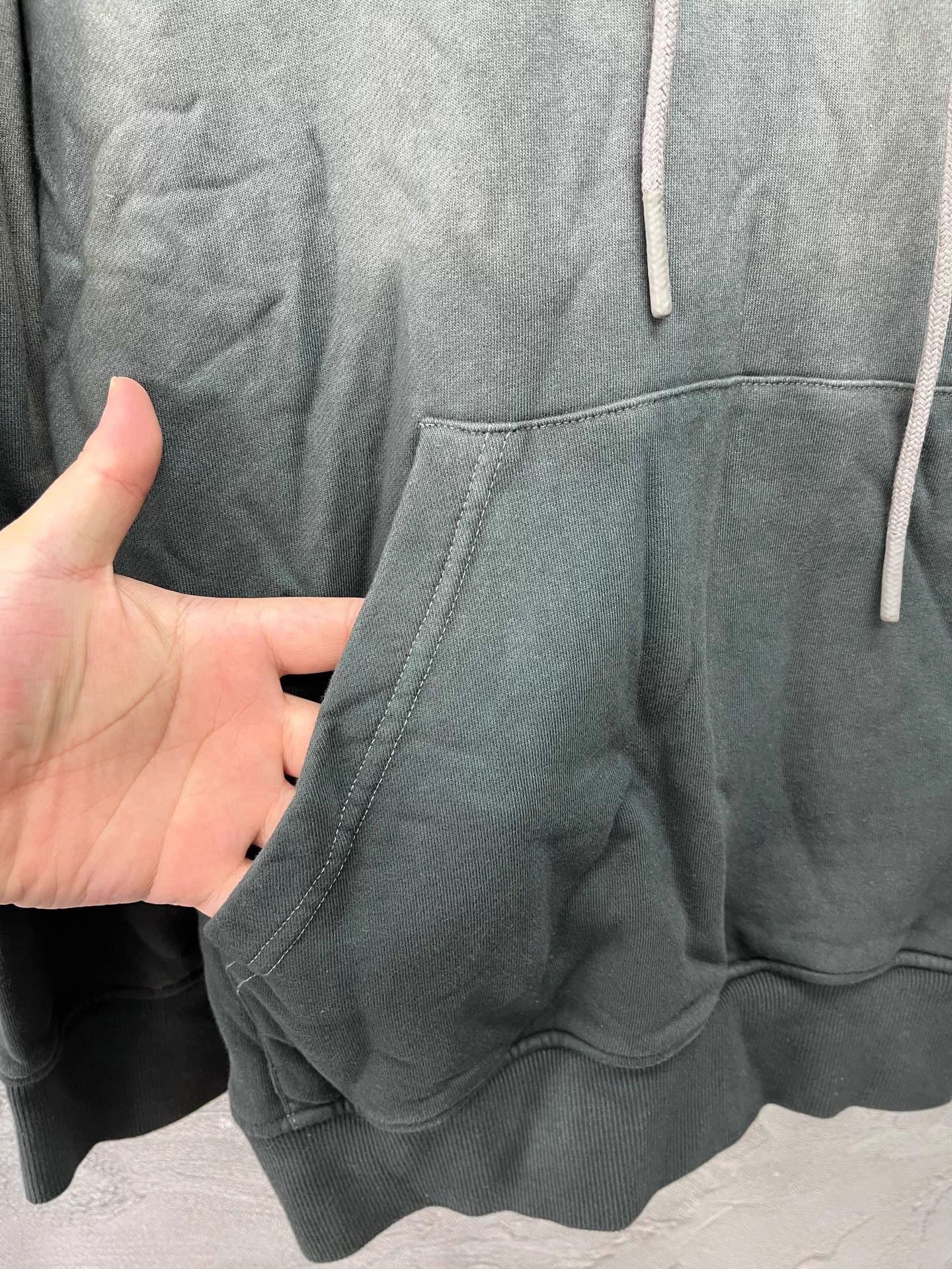 Sophnet. Sophnet gradient hoodie Size S Size US S / EU 44-46 / 1 - 5 Thumbnail