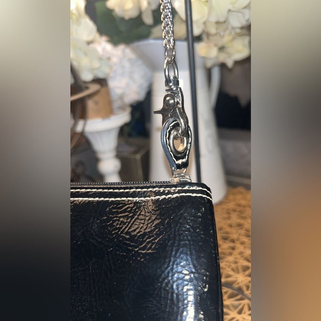 The Unbranded Brand Black patent leather purse with silver hardware Size ONE SIZE - 3 Thumbnail