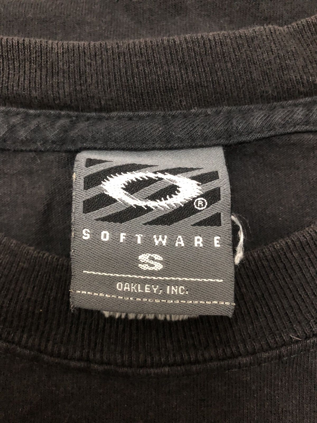 Arts & Science × Oakley × Vintage RARE 🔥 OAKLEY SOFTWARE FACTORY PILOT CYBERPUNK GRAPHICAL TEE Size US S / EU 44-46 / 1 - 10 Thumbnail