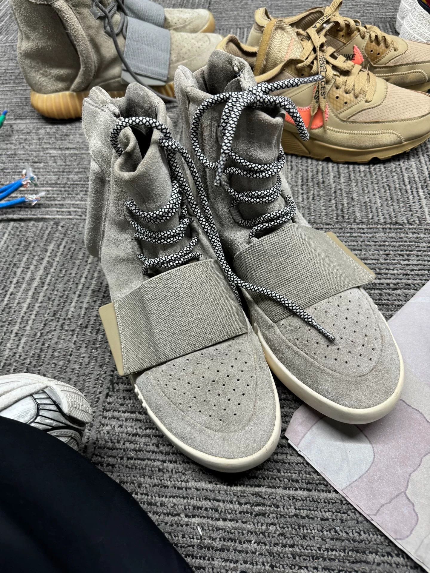 Adidas Adidas YEEZY White Hitop Sneakers 44 Men Size US 10.5 / EU 43-44 - 1 Thumbnail