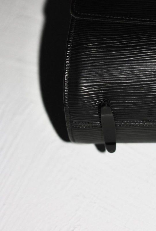 Louis Vuitton LOUIS VUITTON EPI leather Pochette bag Size ONE SIZE - 2 Thumbnail