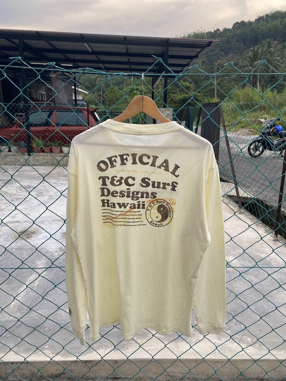 Vintage Distressed Vintage T&C Surf Design Hawaii long sleeve tees Size US L / EU 52-54 / 3 - 2 Thumbnail