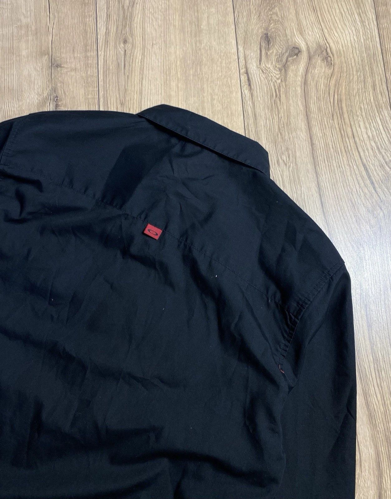 Oakley Vintage 90s Oakley Black Shirt Sz M Metal Mini Logo Size US M / EU 48-50 / 2 - 7 Thumbnail