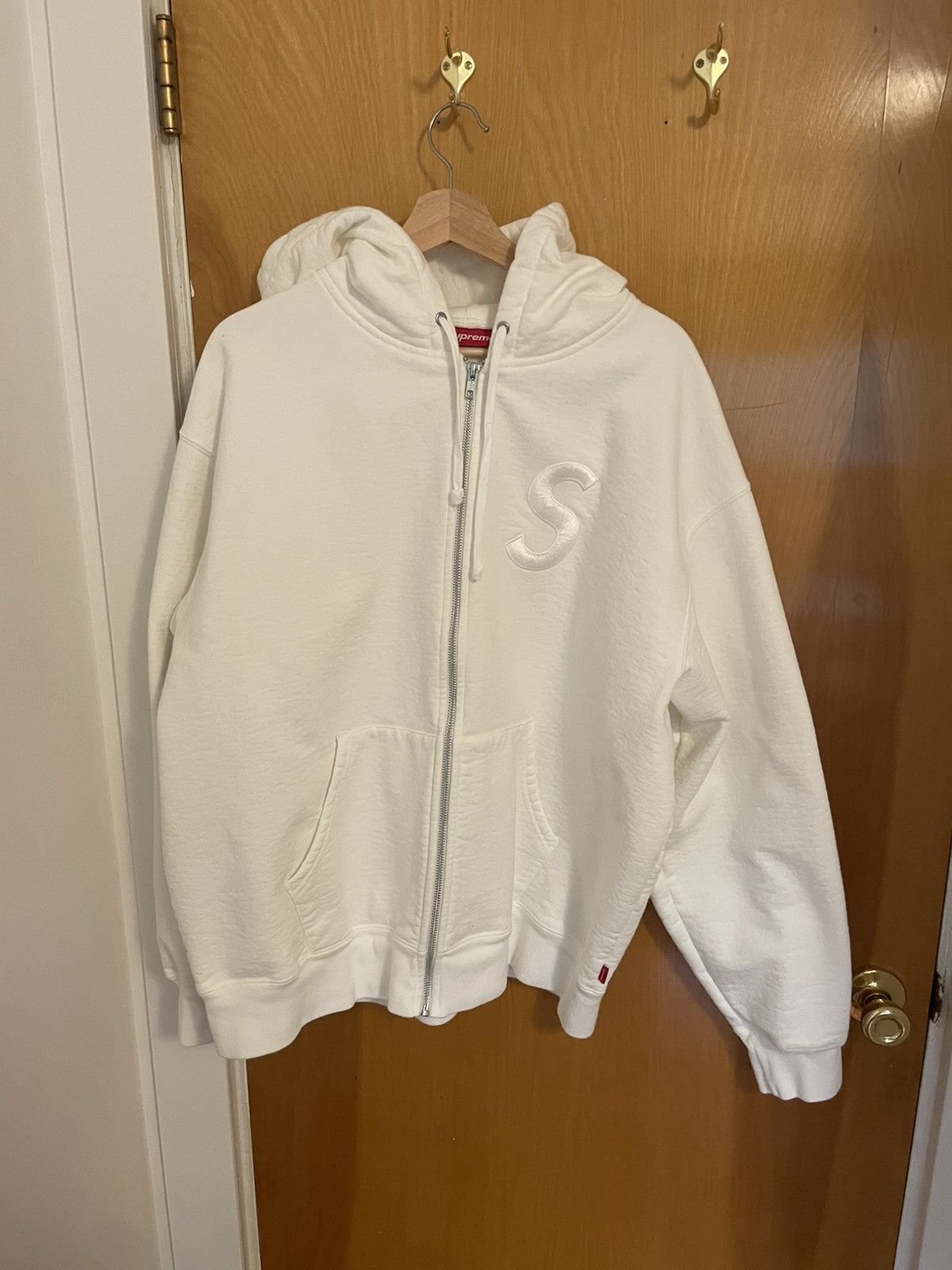Supreme Supreme S Logo Zip Up XL White Size US XL / EU 56 / 4 - 2 Thumbnail