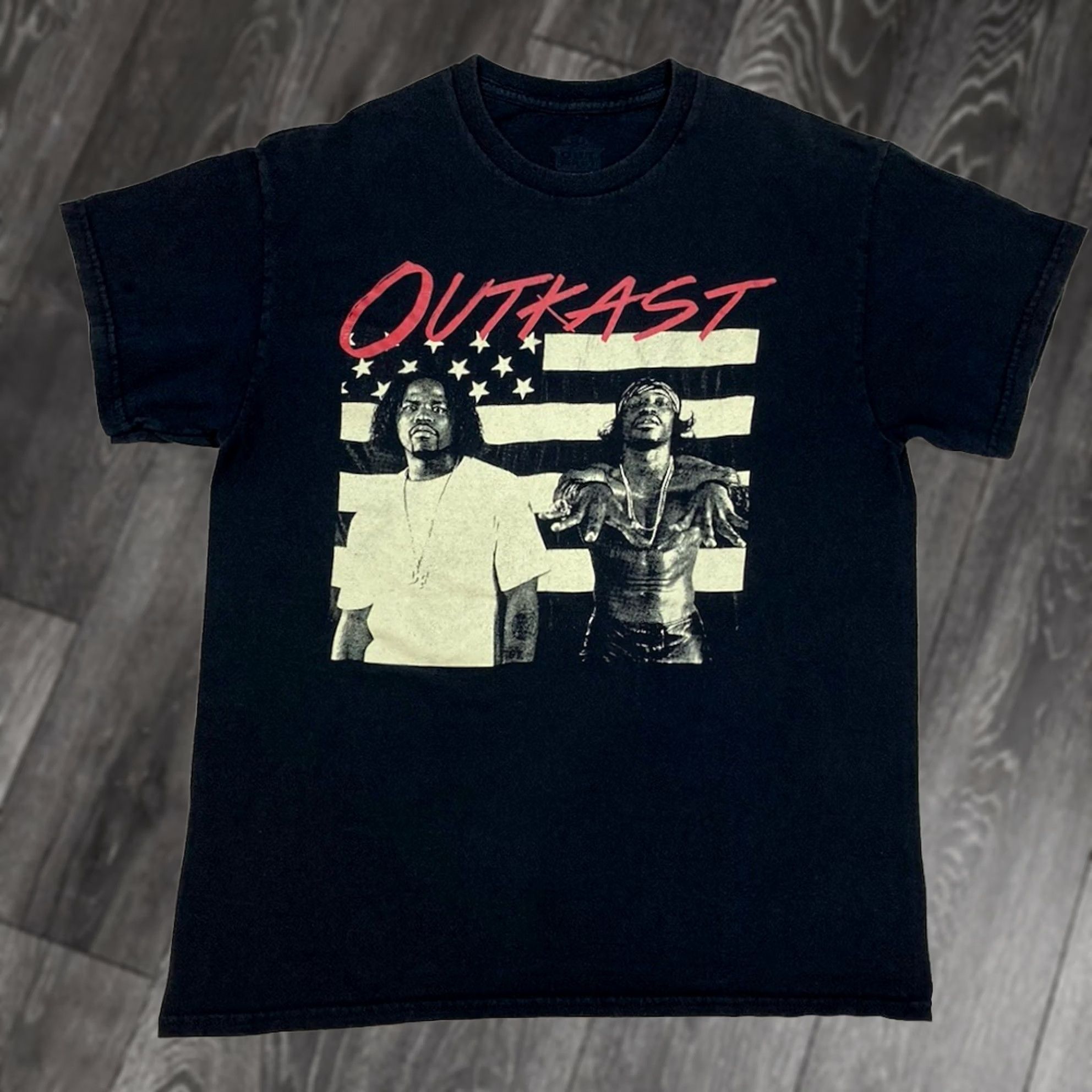 Vintage Outkast T-Shirt Women Medium Black Short Sleeve Crew Neck Pullover Casual Hip Hop Music Graphic Size M / US 6-8 / IT 42-44 - 1 Thumbnail