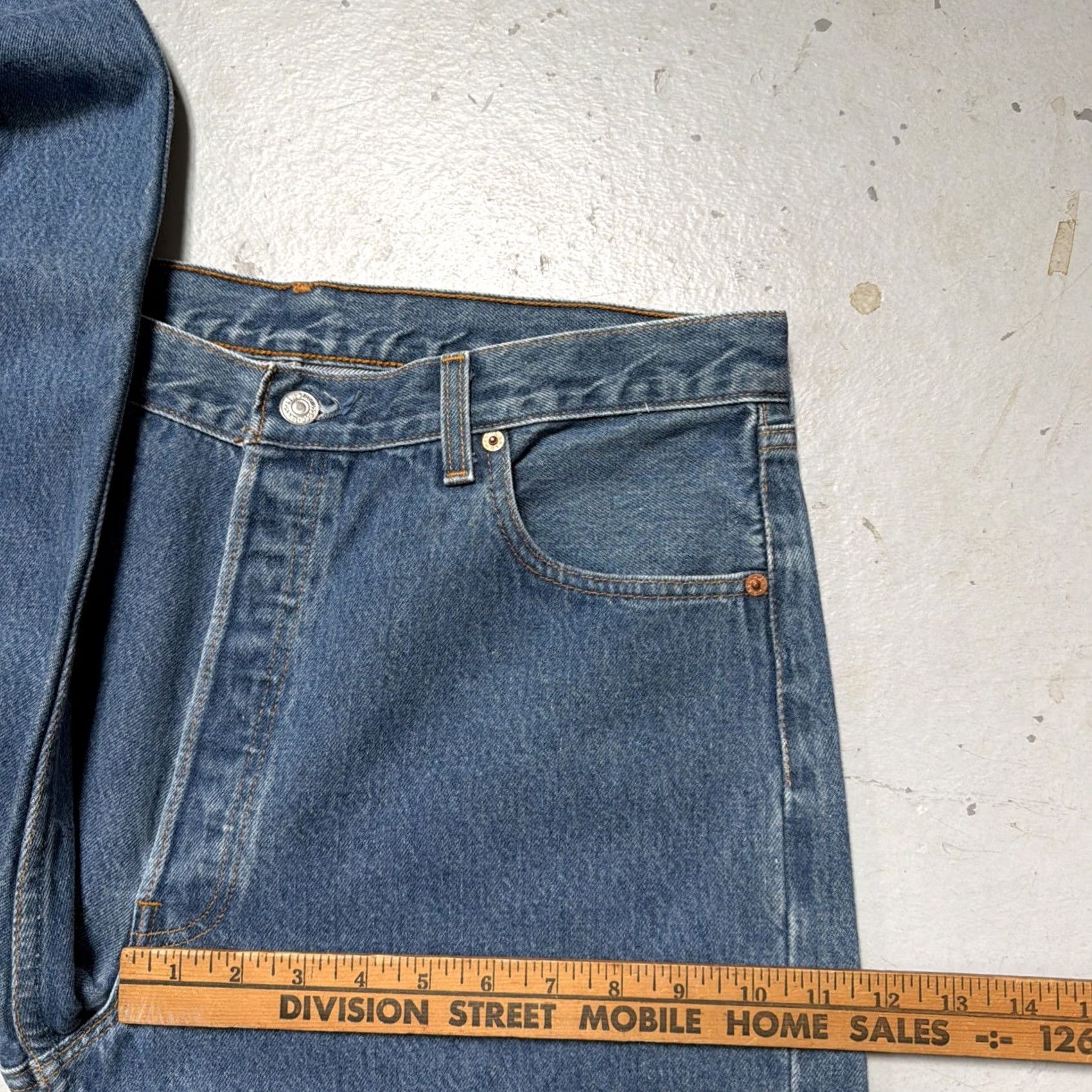 Levi's VINTAGE Levi's 501 XX Made USA Blue Denim Jeans 38x38 1990s Men Size US 38 / EU 54 - 7 Thumbnail