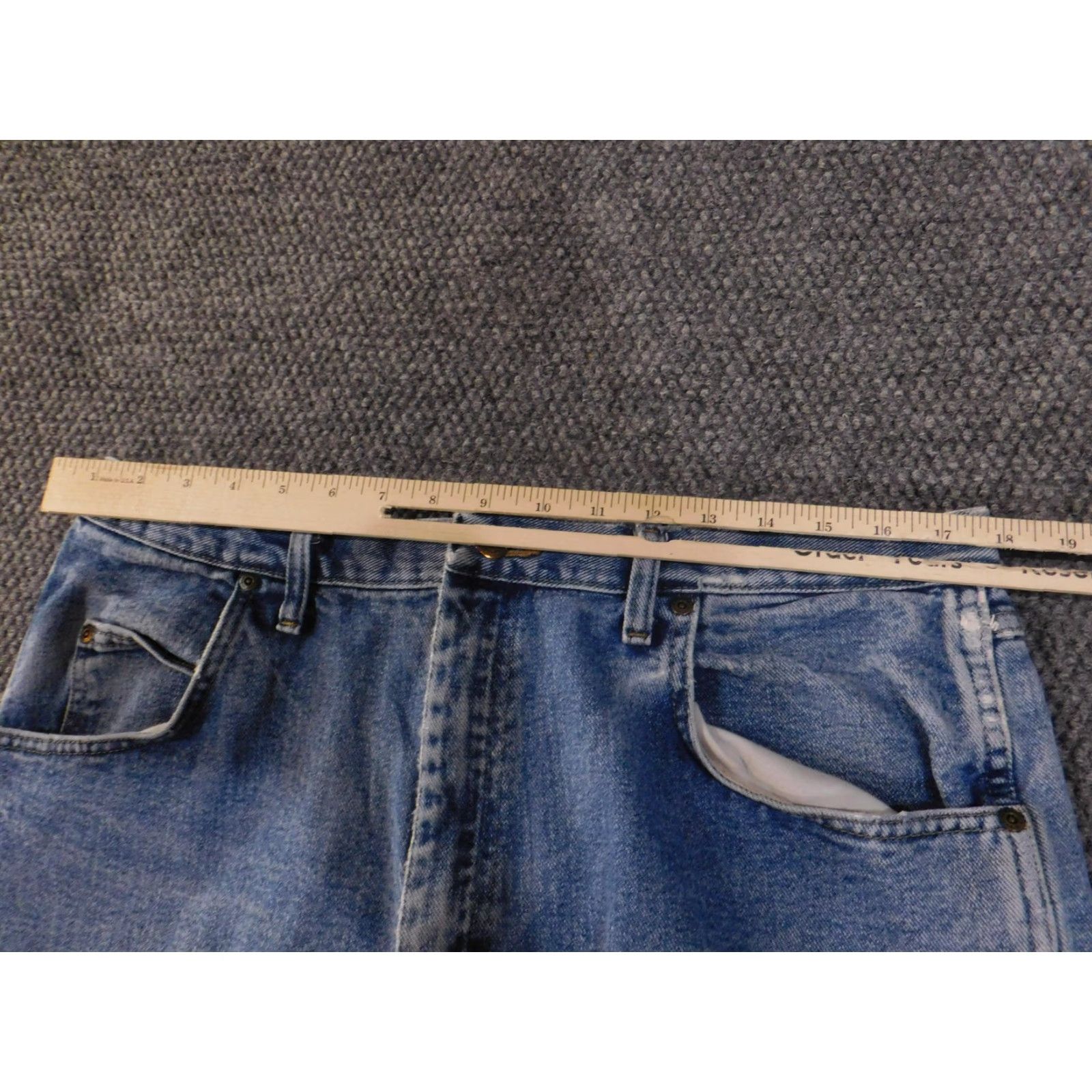 Wrangler Wrangler Jeans Mens 38x30 Blue Denim Straight Leg Classic Fit Jeans Wrangler Rugged Wear Denim Straight Central W Pocket Jeans Mens 38x30 Blue Denim Size US 38 / EU 54 - 4 Thumbnail