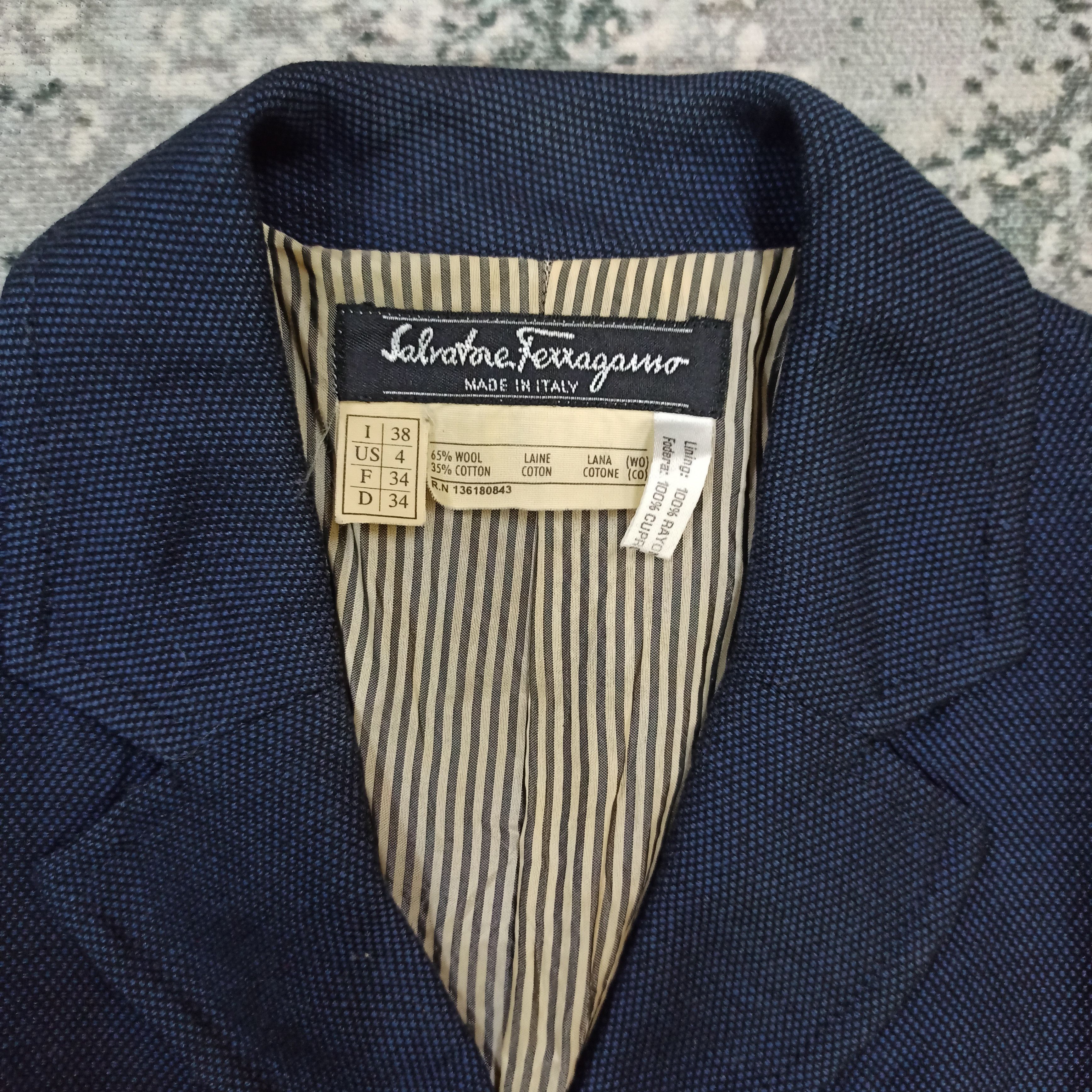 Salvatore Ferragamo Vintage Salvatore Ferragamo Blazer Women Size S / US 4 / IT 40 - 6 Thumbnail