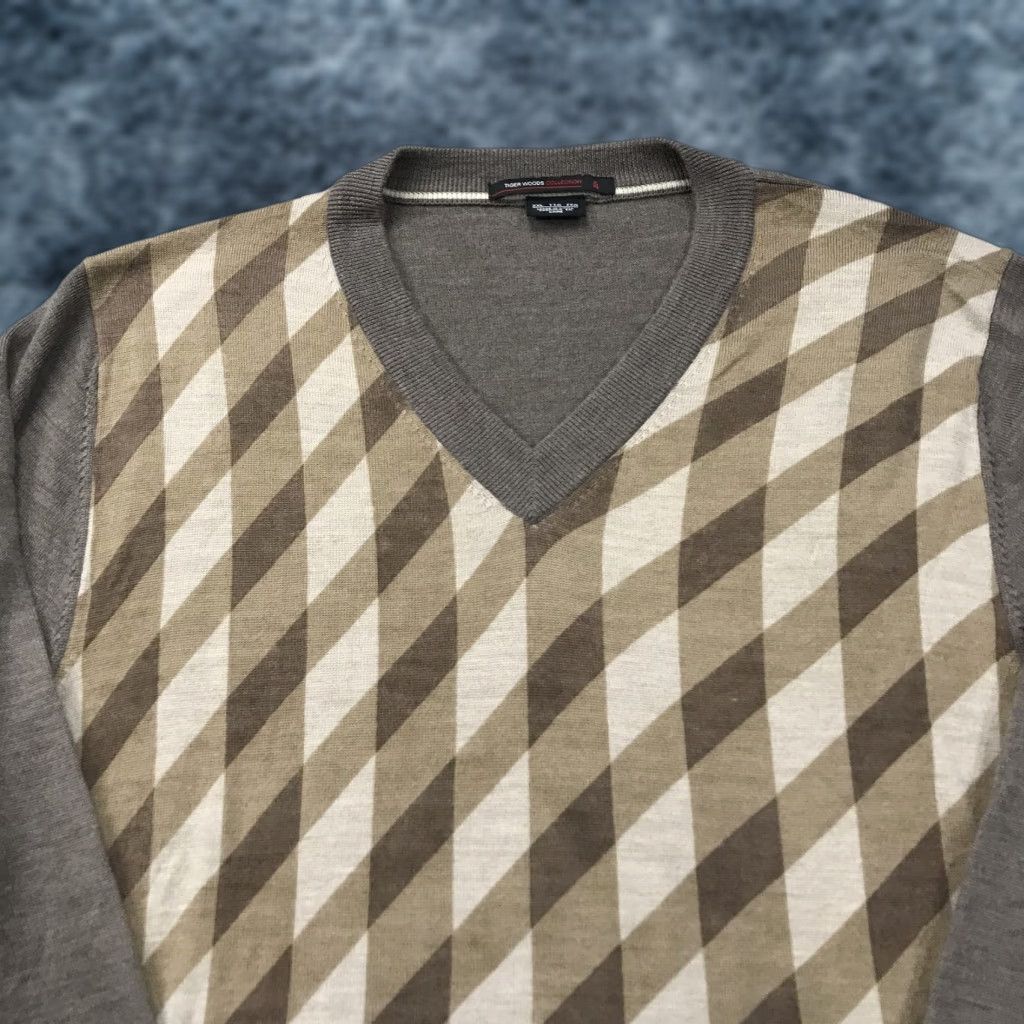 Nike VINTAGE Nike Golf Sweater Mens 2XL V-Neck Wool Knit Jumper Tiger Woods TW Logo Size US XXL / EU 58 / 5 - 1 Thumbnail