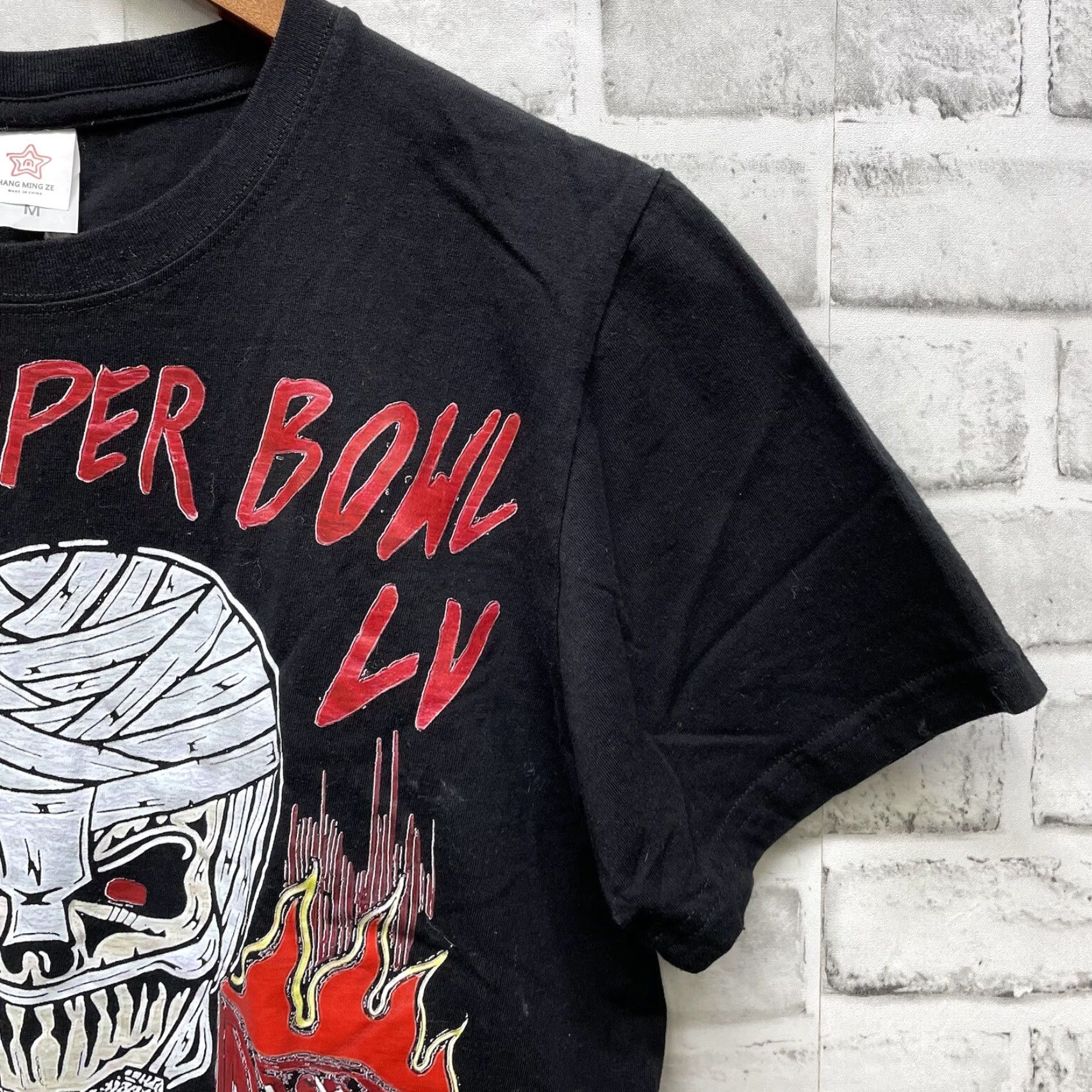 Vintage WLXO Super Bowl black graphic Tee Mens Size M Size US M / EU 48-50 / 2 - 2 Thumbnail