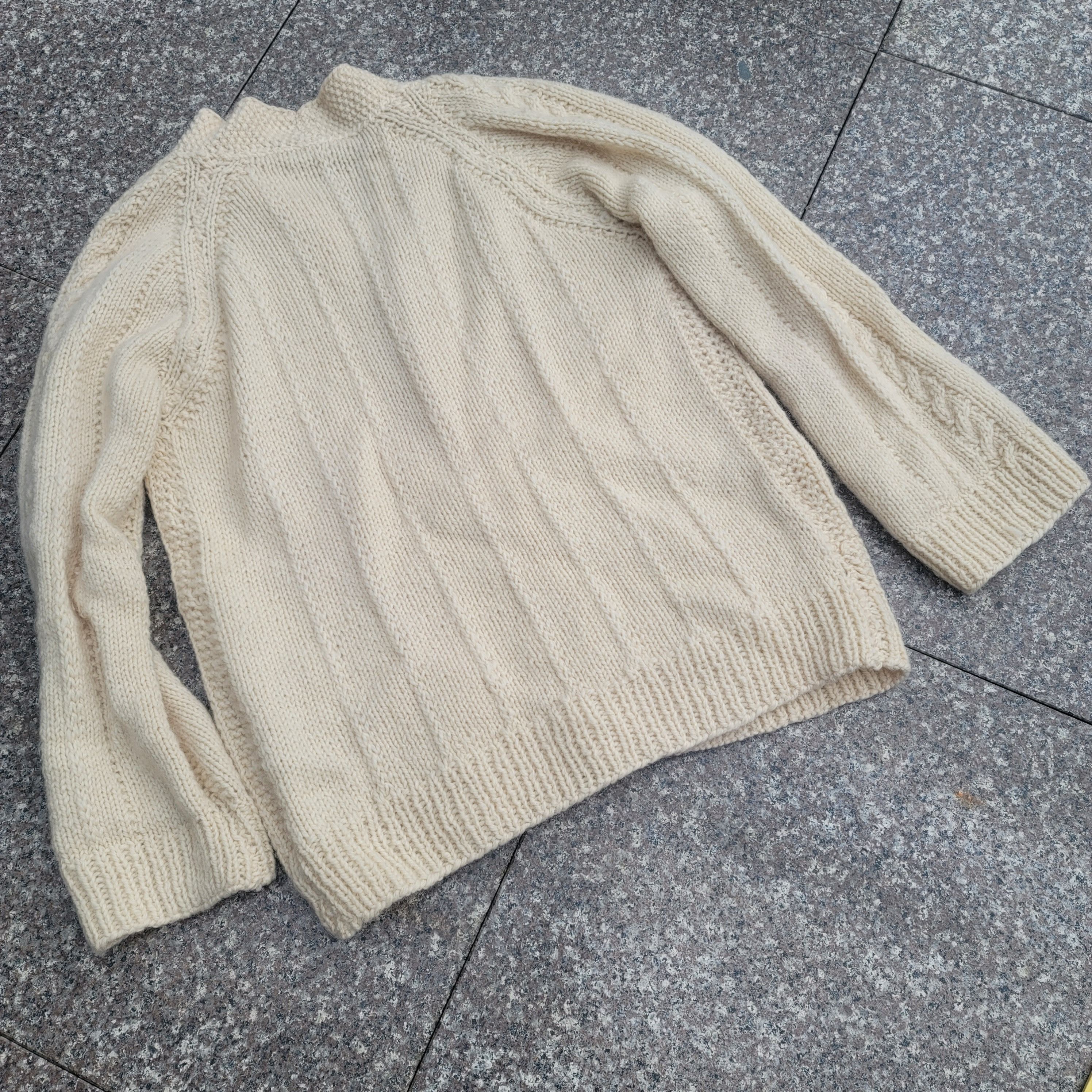 Handmade Vintage hand-knitted wool sweater cardigan Size L / US 10 / IT 46 - 2 Thumbnail