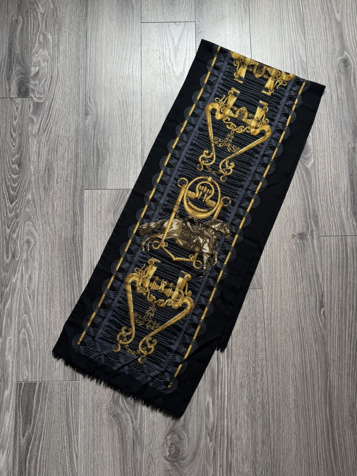 Hermes Hermès Les Cavaliers d'or Black/Gold Cashmere/Silk scarf OS Size ONE SIZE - 2 Thumbnail