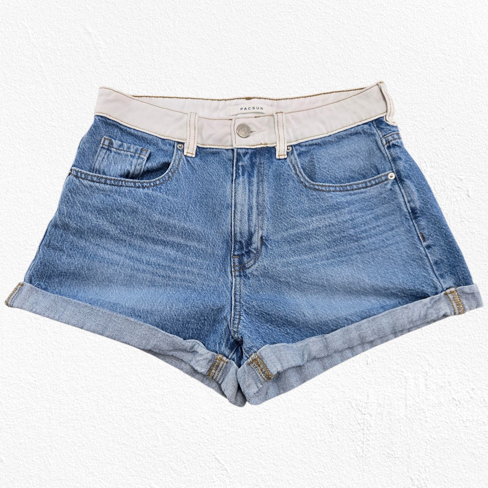 Pacsun Two Toned Mom Short Denim Shorts Size 26 Size 26" / US 2 / IT 38 - 2 Thumbnail