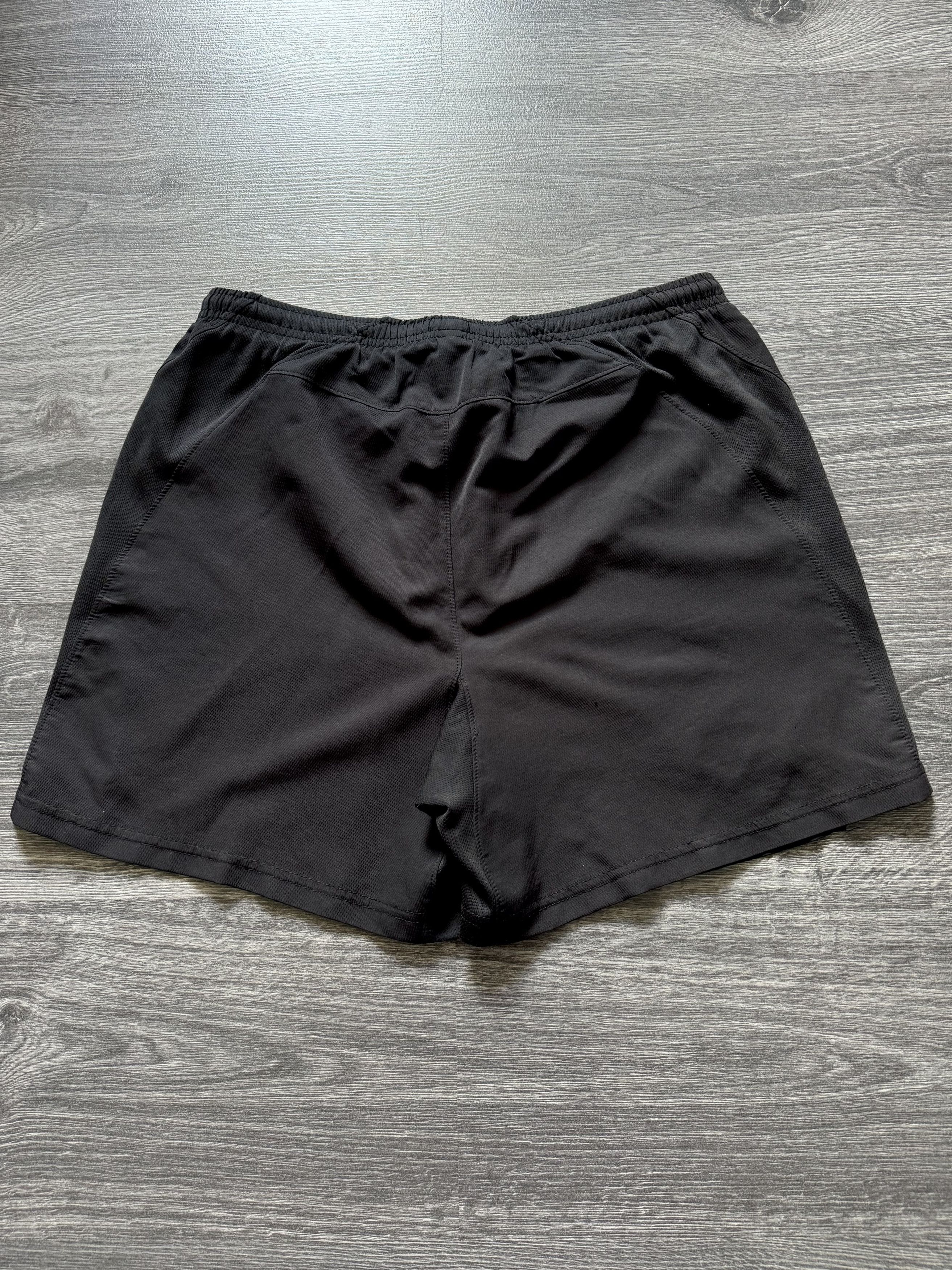 Nike Nike Borussia Dortmund Vintage football shorts Size US 30 / EU 46 - 2 Thumbnail