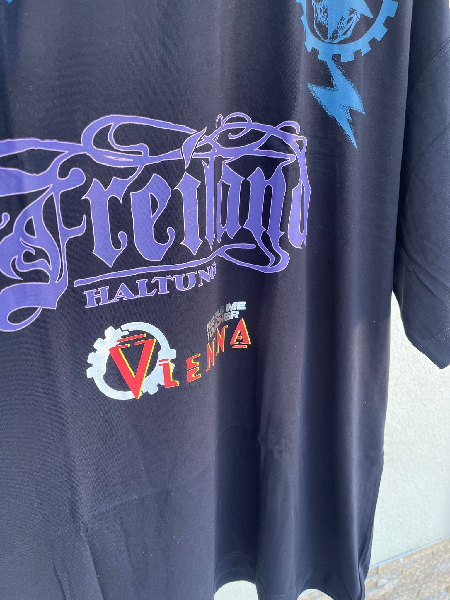 Vetements Maybe Mental T-Shirt in Black Size US XL / EU 56 / 4 - 6 Thumbnail
