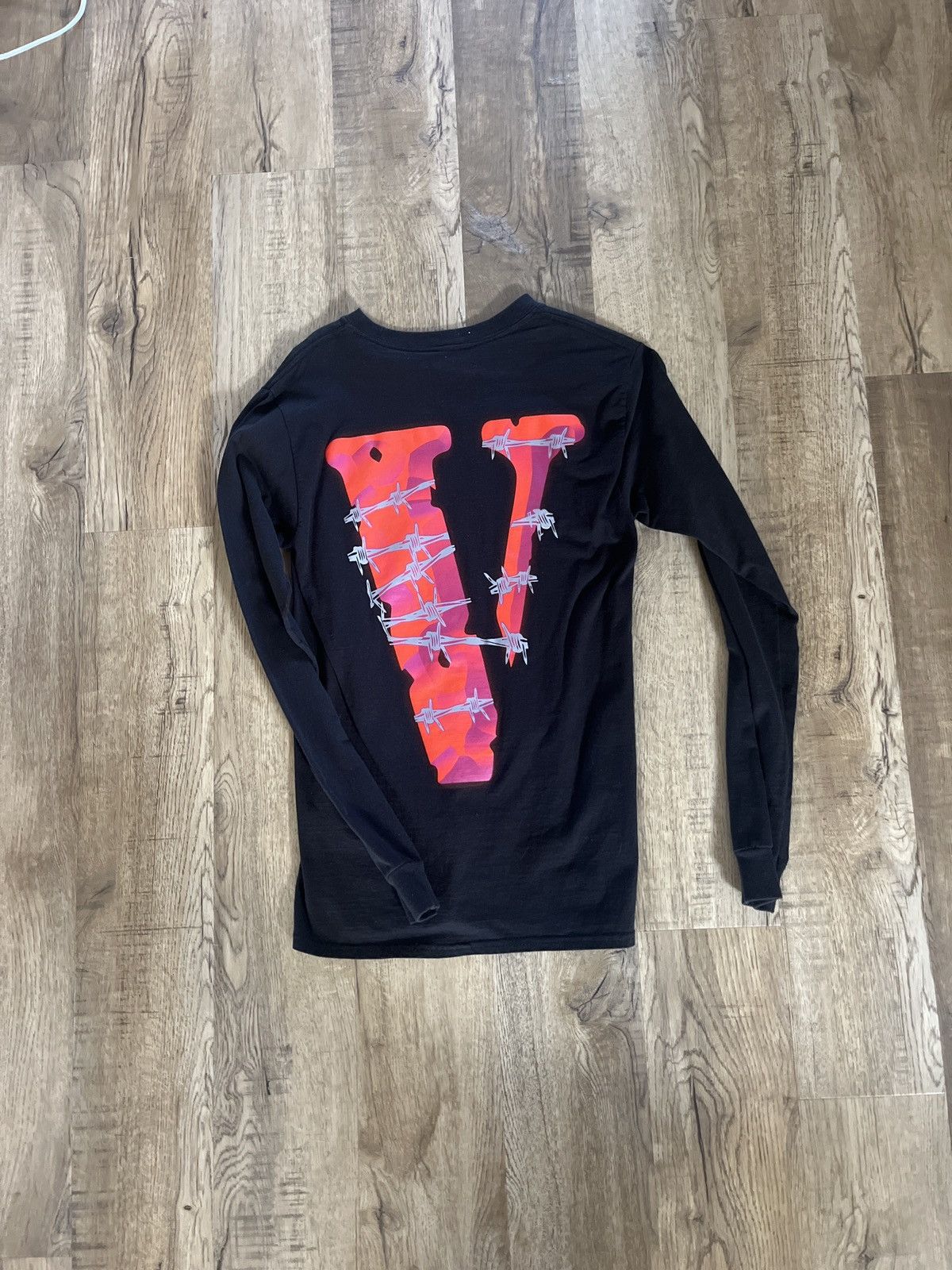 Juice WRLD X Vlone Long Sleeve display picture 1