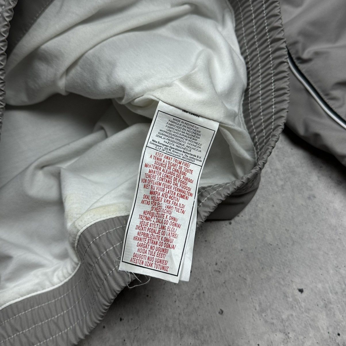 Nike × Vintage Vintage Nike Nylon Jacket Track Full Zip Y2K Drill Swoosh Size US L / EU 52-54 / 3 - 5 Thumbnail