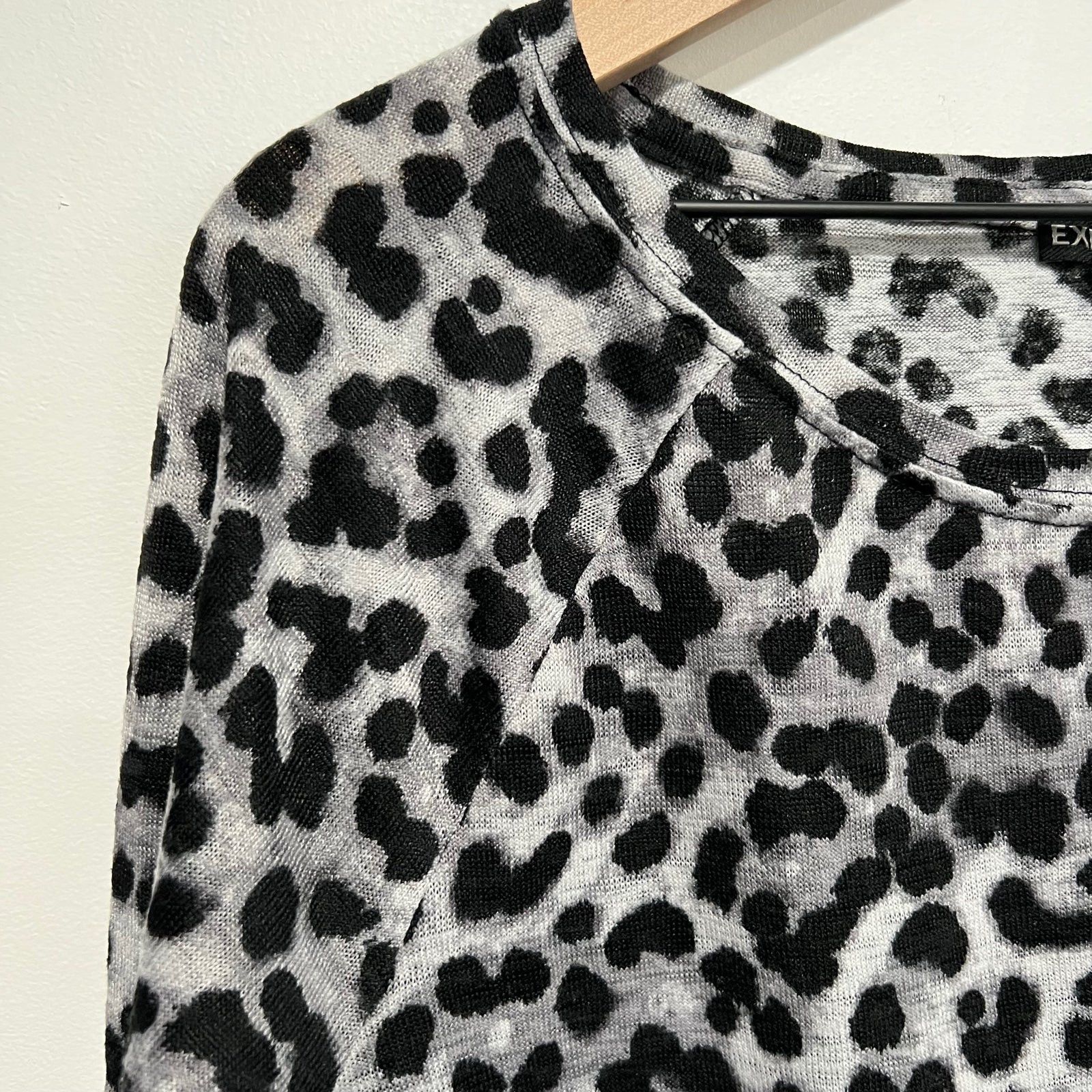 Express Express Black Leopard Pullover Sweater Top Size Small Size S / US 4 / IT 40 - 3 Thumbnail