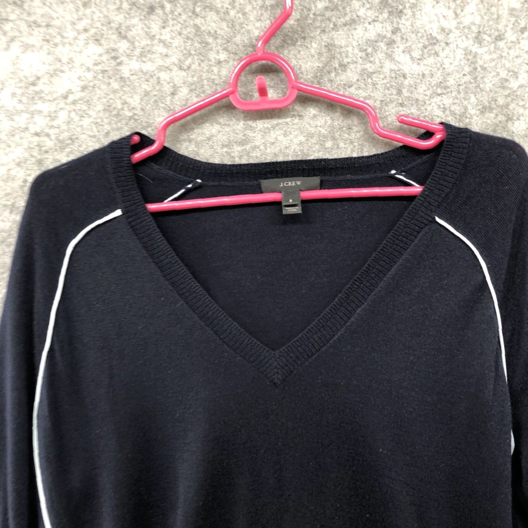 J.Crew J. Crew 100% Merino Wool Sweater Womens S Navy Blue V-neck Lightweight Womens Size S / US 4 / IT 40 - 3 Thumbnail