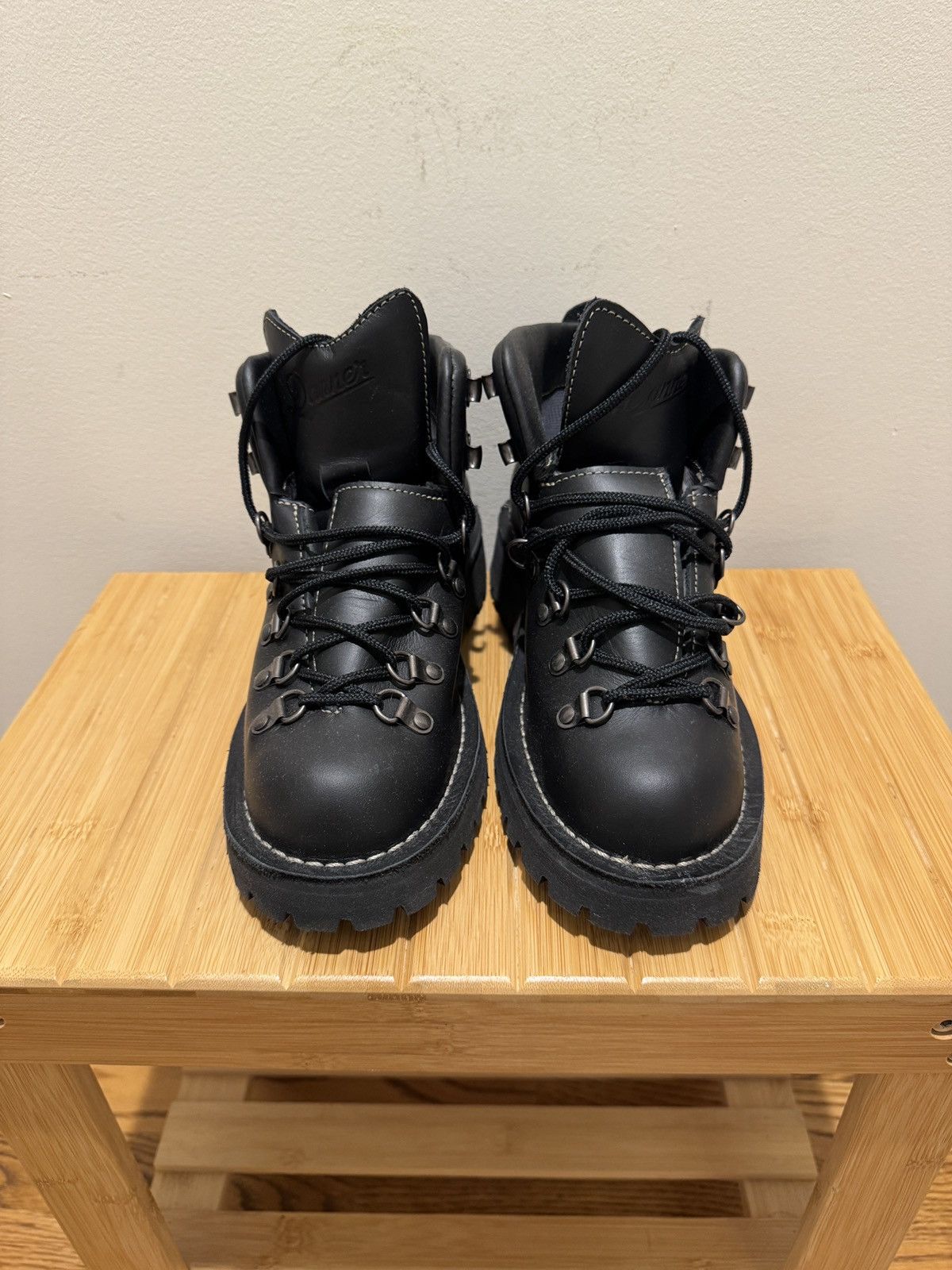 Danner Danner Mountain Light II Black Gore-Tex BNIB 6.5EE Size US 6.5 / EU 39-40 - 3 Thumbnail