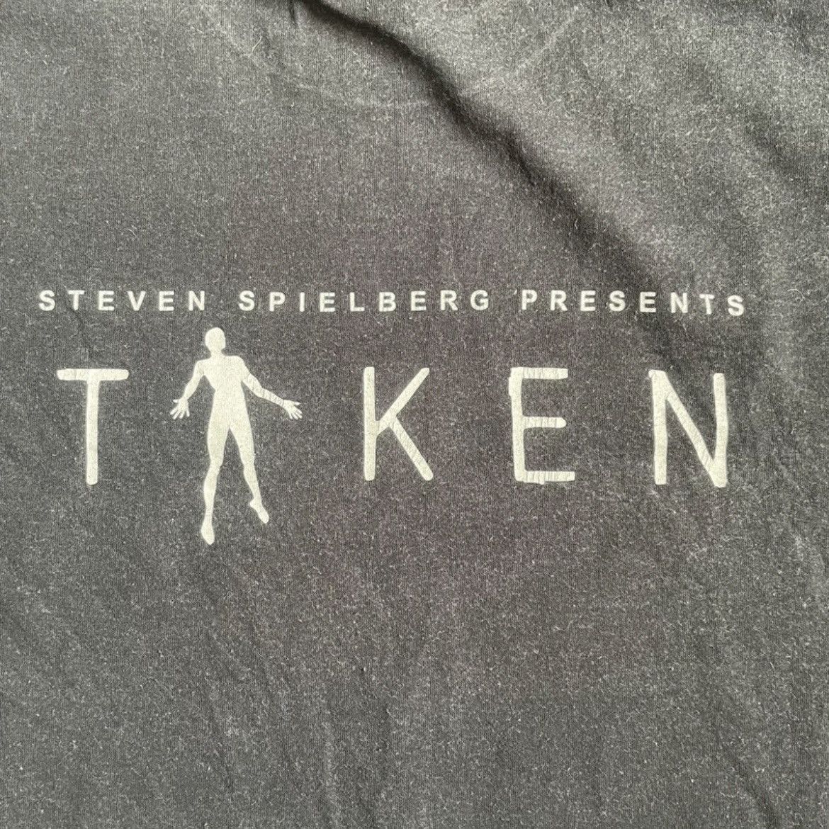 Vintage Vintage 2003 Taken Spielberg Staff Only T Shirt Size US M / EU 48-50 / 2 - 3 Thumbnail