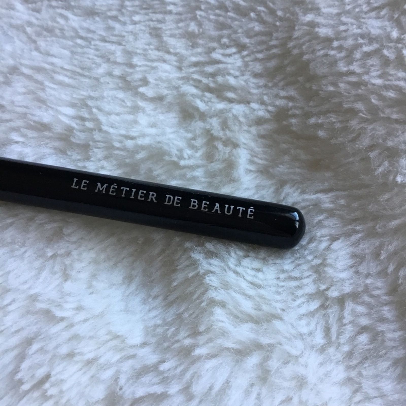 Other Le Métier de Beauté Large Shadow 05 Brush. Size ONE SIZE - 3 Thumbnail