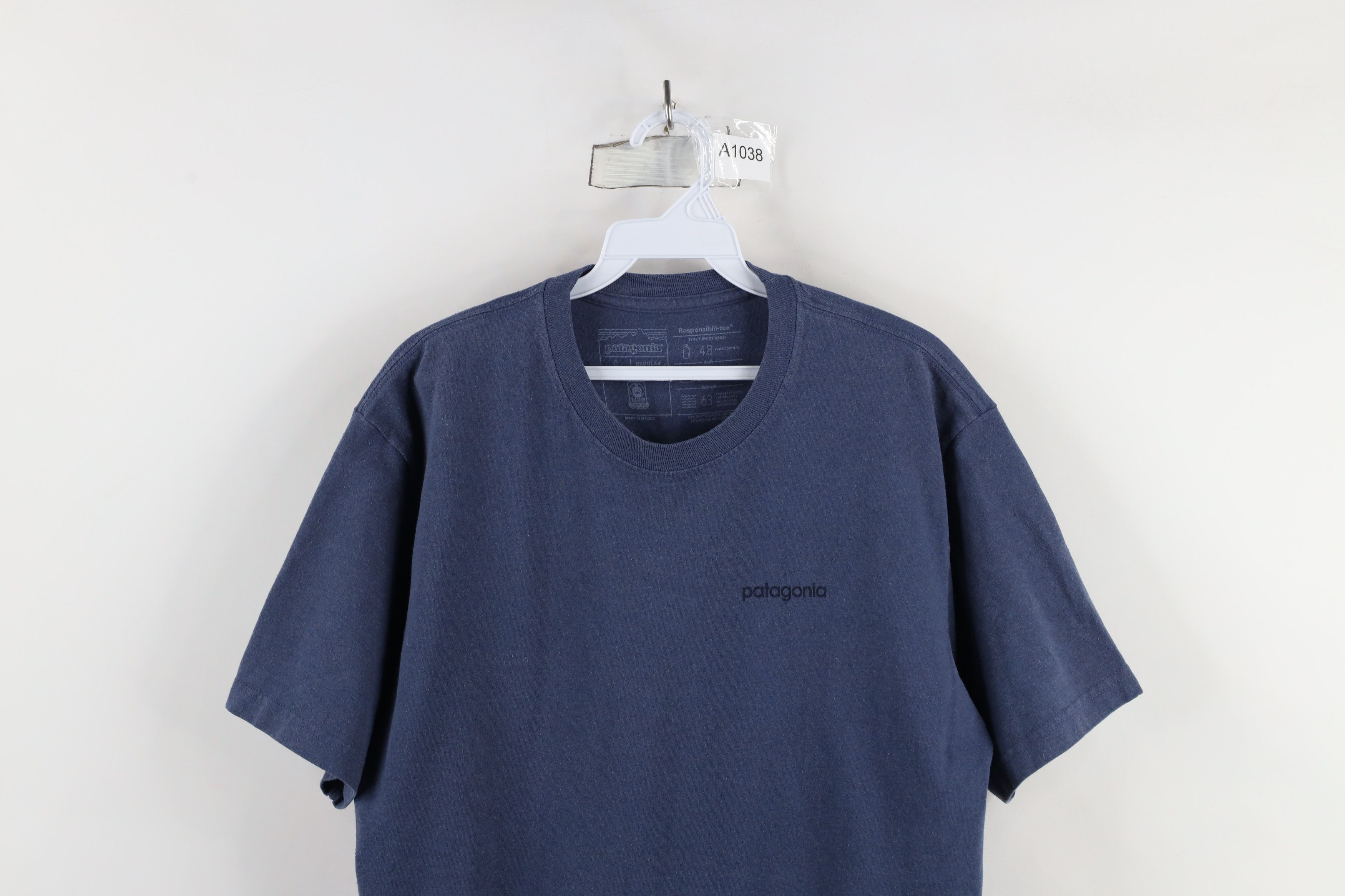 Patagonia × Vintage Vintage Y2K Patagonia Mountains Short Sleeve T-Shirt Blue Size US L / EU 52-54 / 3 - 2 Thumbnail
