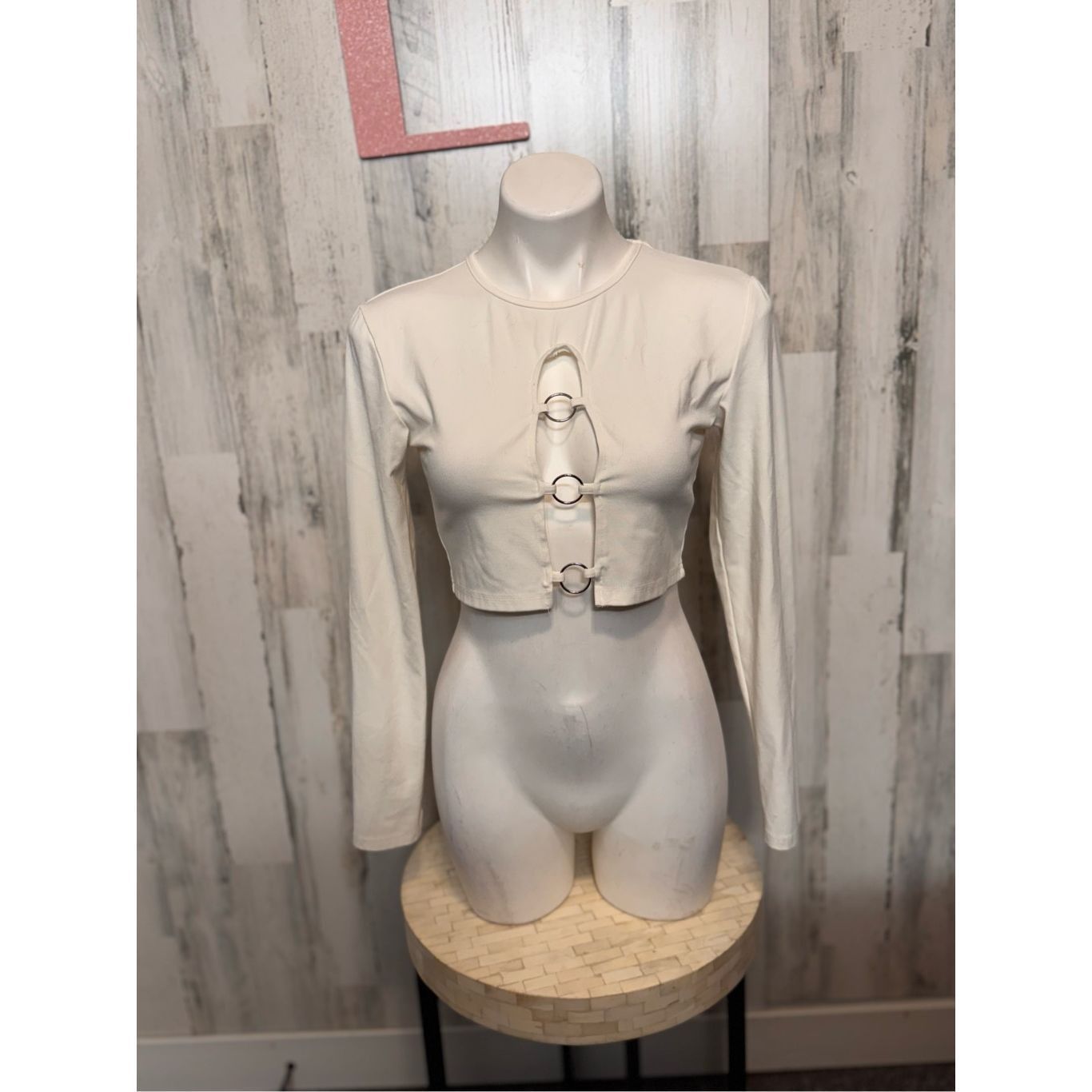 Other Edikted White Ring Detail Long Sleeve Crop Top Size XLARGE Size XL / US 12-14 / IT 48-50 - 4 Thumbnail