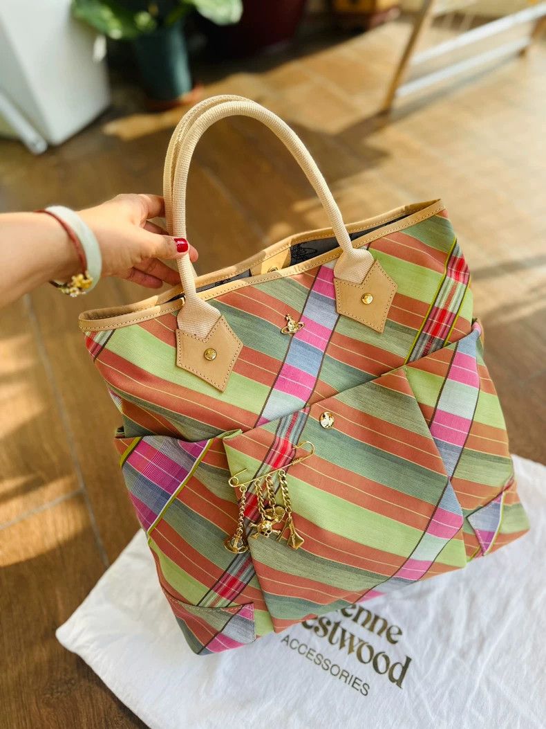 Vivienne Westwood Vivienne Westwood size os Carry a bag with one hand Size ONE SIZE - 1 Thumbnail