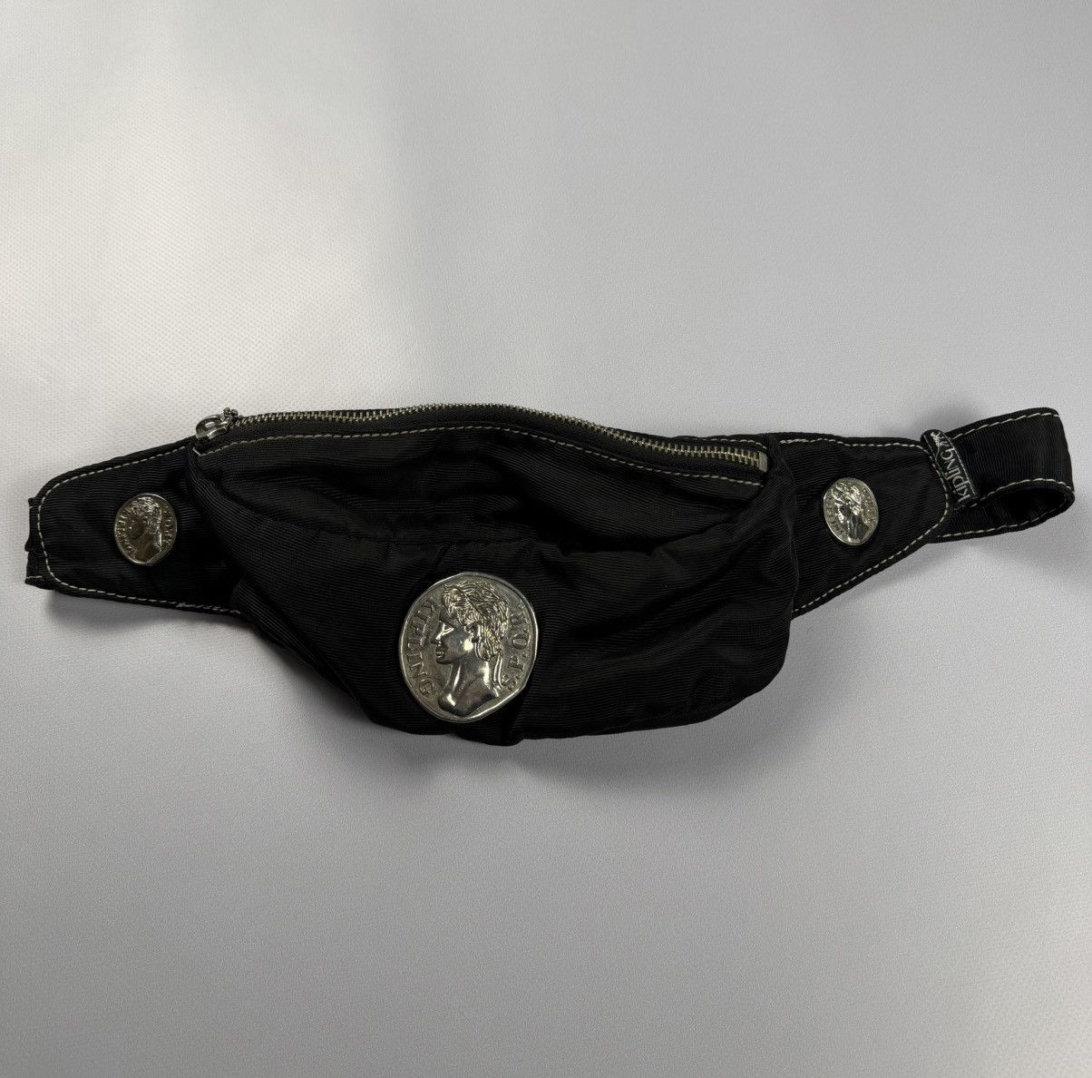 Vintage Vintage Kipling Metal Logo Waist Bag Size ONE SIZE - 4 Thumbnail
