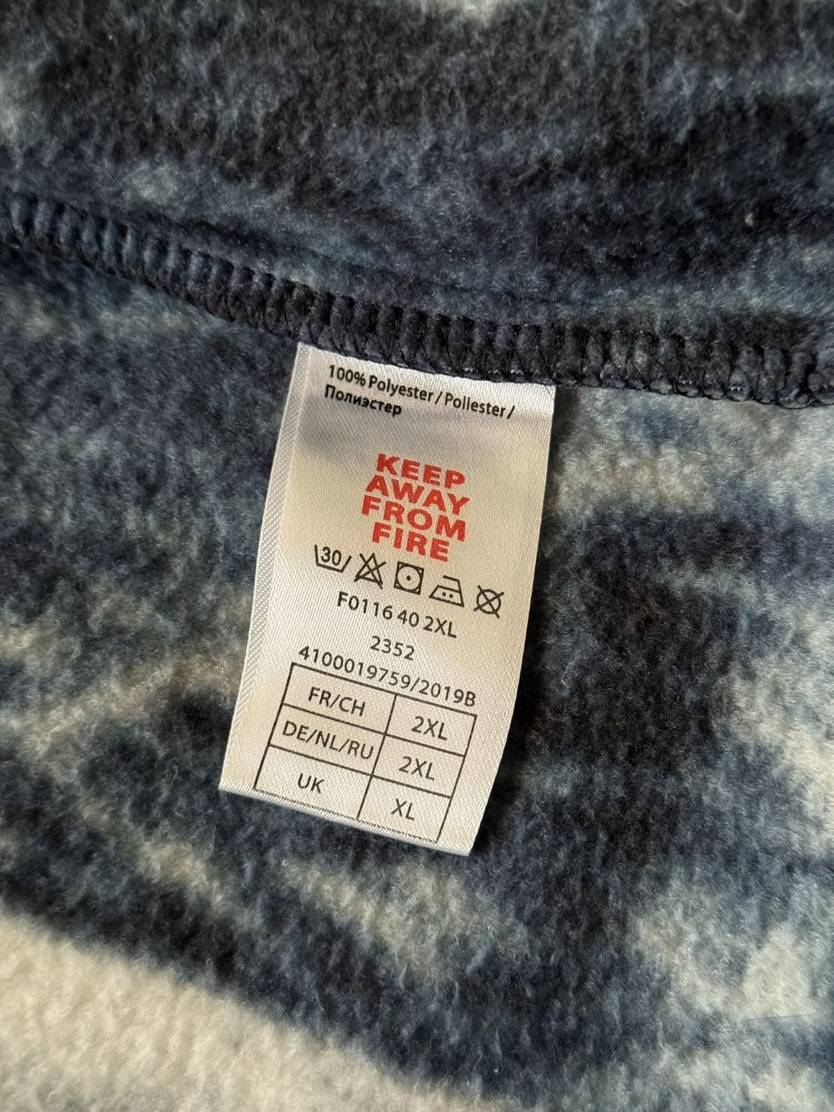 Designer × Vintage Y2K style Woolf pattern fleece vest gilet Size US XL / EU 56 / 4 - 6 Thumbnail