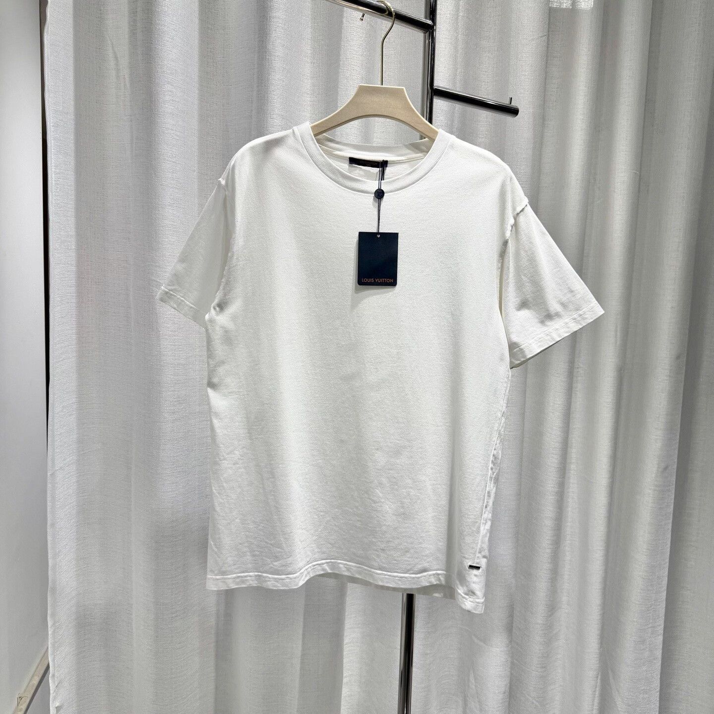 Louis Vuitton LV Classic Short Sleeve T-Shirt L Size US L / EU 52-54 / 3 - 2 Thumbnail
