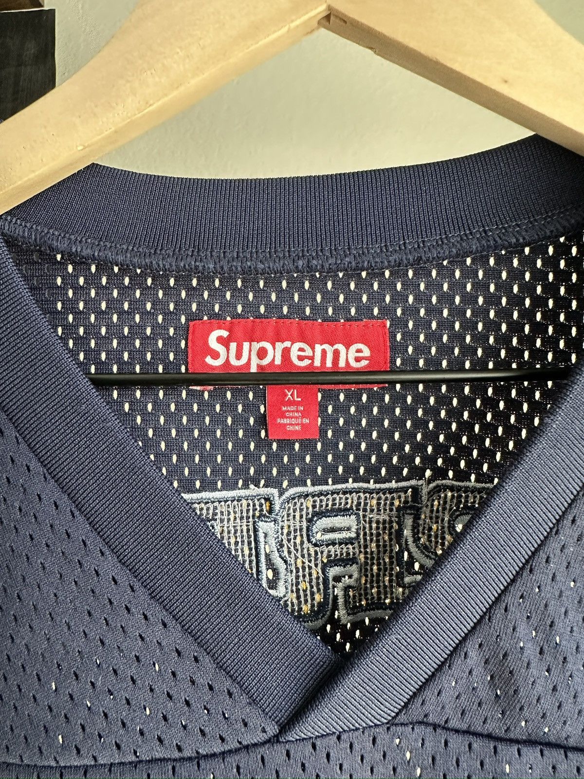 Supreme Sequin Football Jersey Navy Size US XL / EU 56 / 4 - 5 Thumbnail