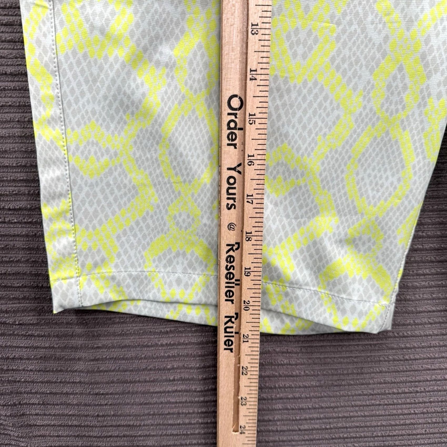 Vintage Hreski Golf Shorts Men 30 Gray Snakeskin Polyester Golfing Performance Athletic Chino Casual Pockets Zipper Logo Flat Front Back Elastic Size US 30 / EU 46 - 7 Thumbnail