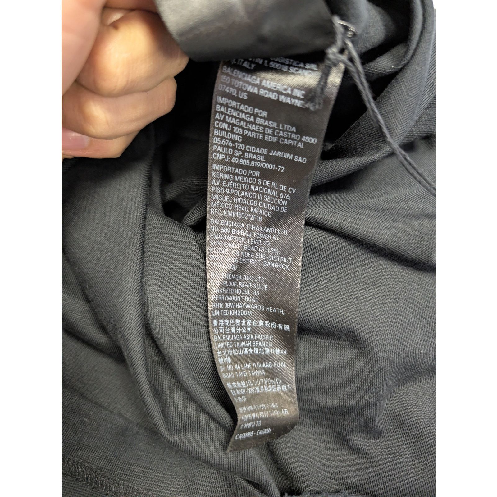 Balenciaga o1rshd1 Internal Use Only Inside-Out Vintage Jersey T-Shirt Size US S / EU 44-46 / 1 - 21 Thumbnail