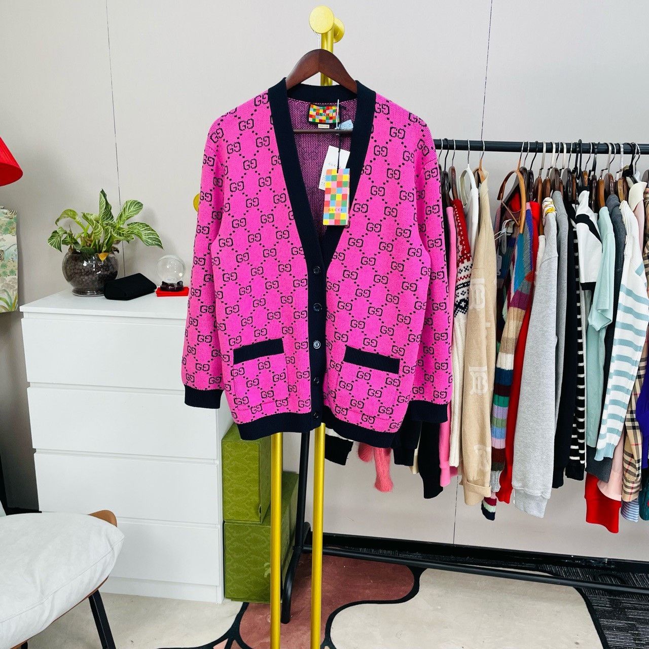 Gucci Pink full-print cardigan sweater 2501-Nextarrow