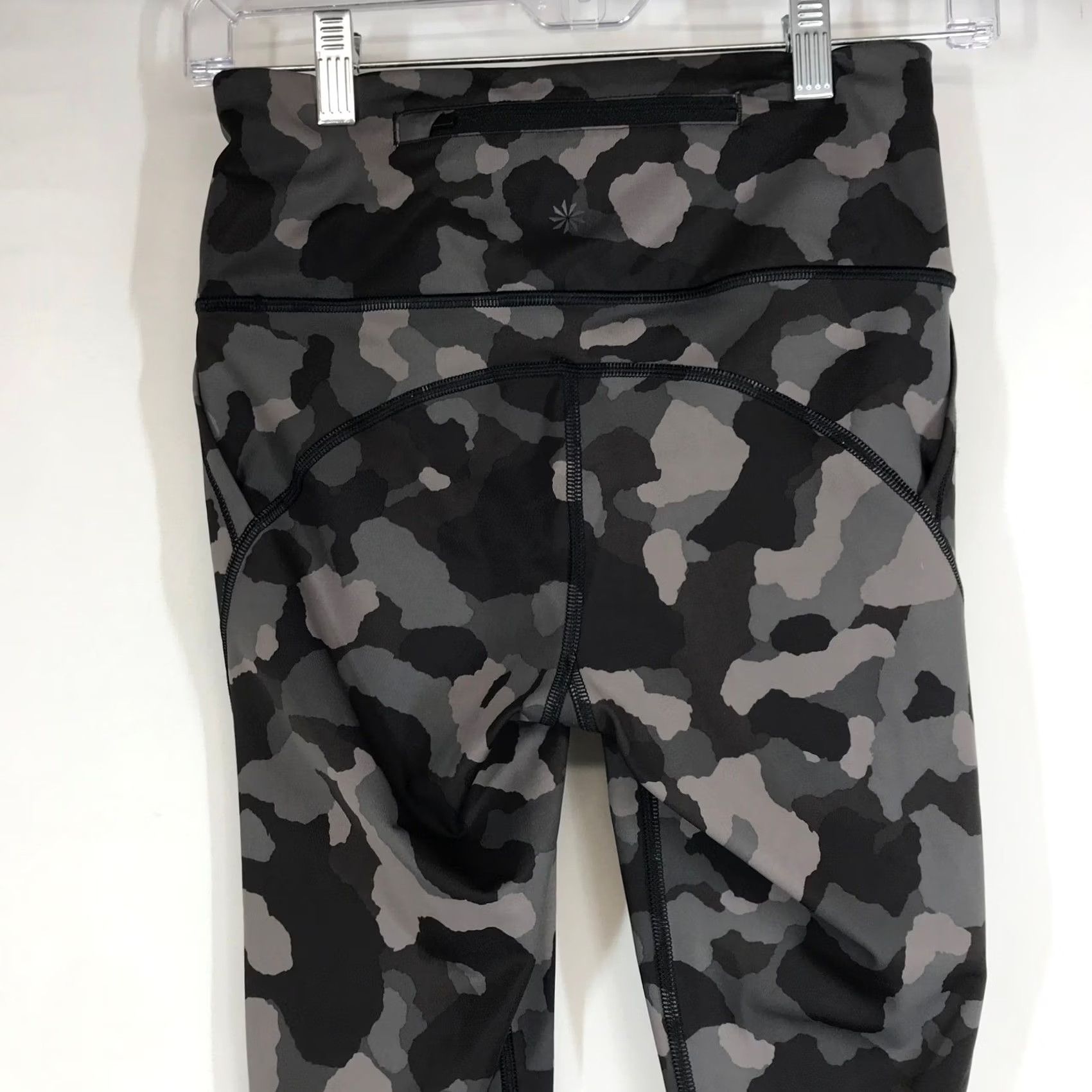 Athleta Athleta Lightning Camo 7/8 Tight Leggings XS Black Grey Activewear Workout Pants Size 26" / US 2 / IT 38 - 5 Thumbnail