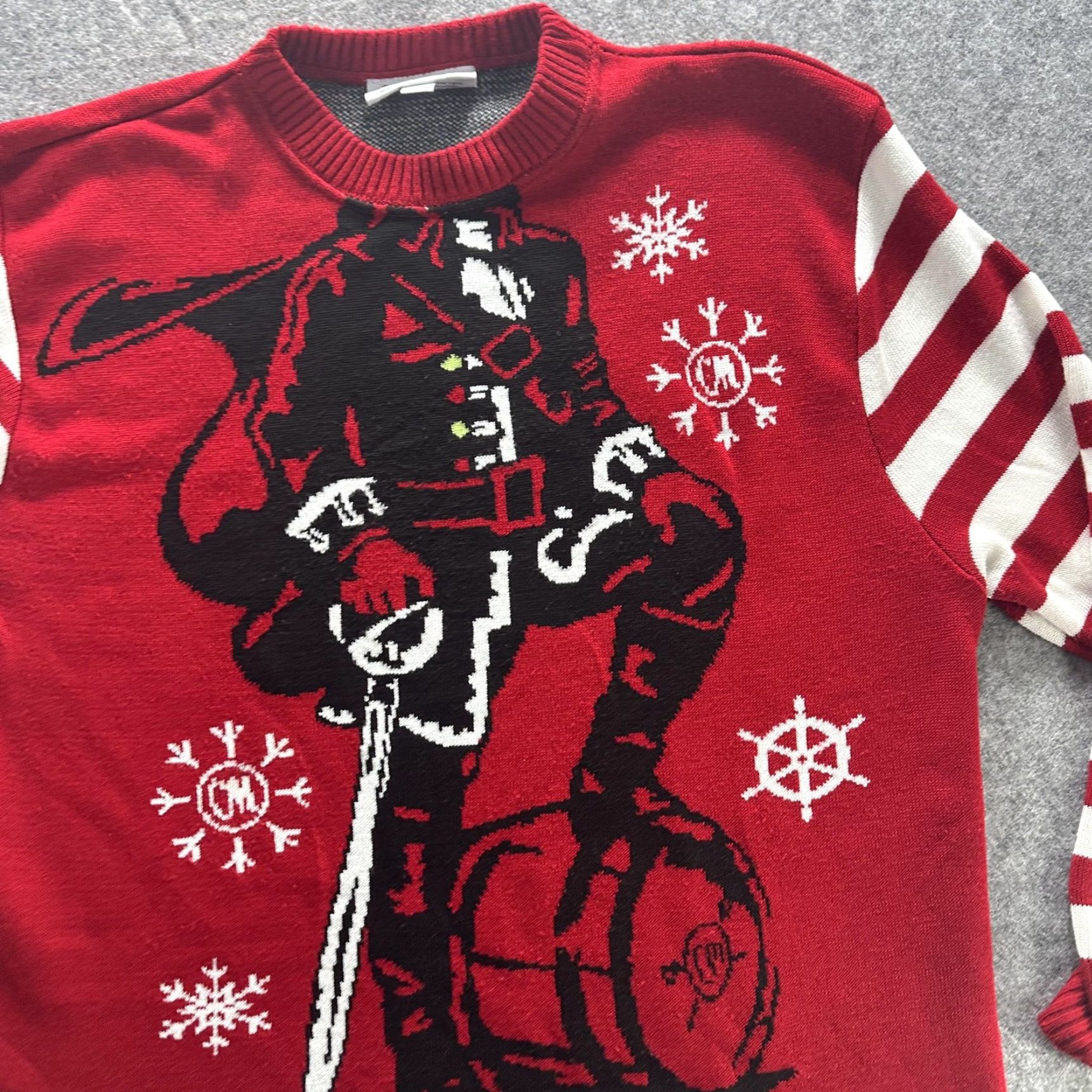 Vintage Captain Morgan Sweater Mens Medium Red White Pirate Ugly Christmas Rum Skull Size US M / EU 48-50 / 2 - 5 Thumbnail