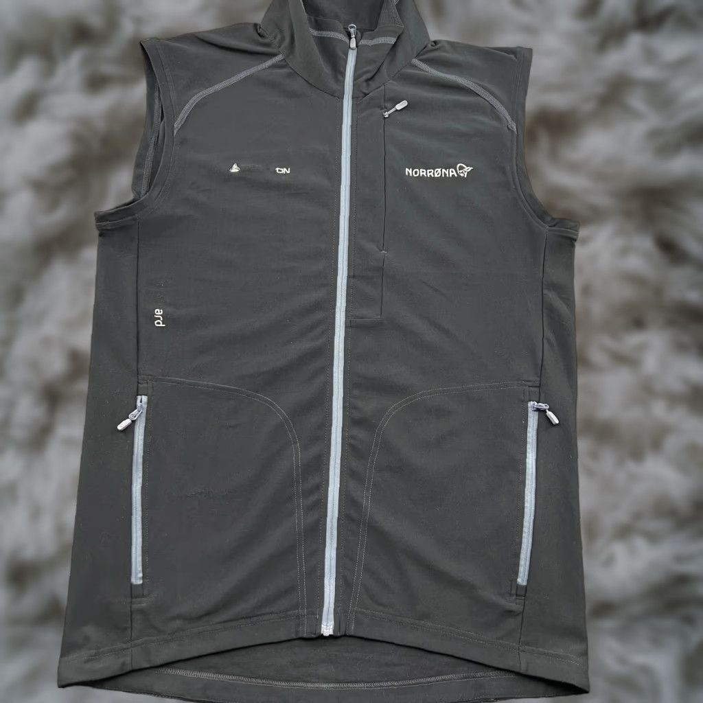 Vintage Norrona Svalbard Warm1 Vest Mens Large Black Full Zip Outdoor Jacket Sleeveless Track Jacket Size US L / EU 52-54 / 3 - 1 Thumbnail