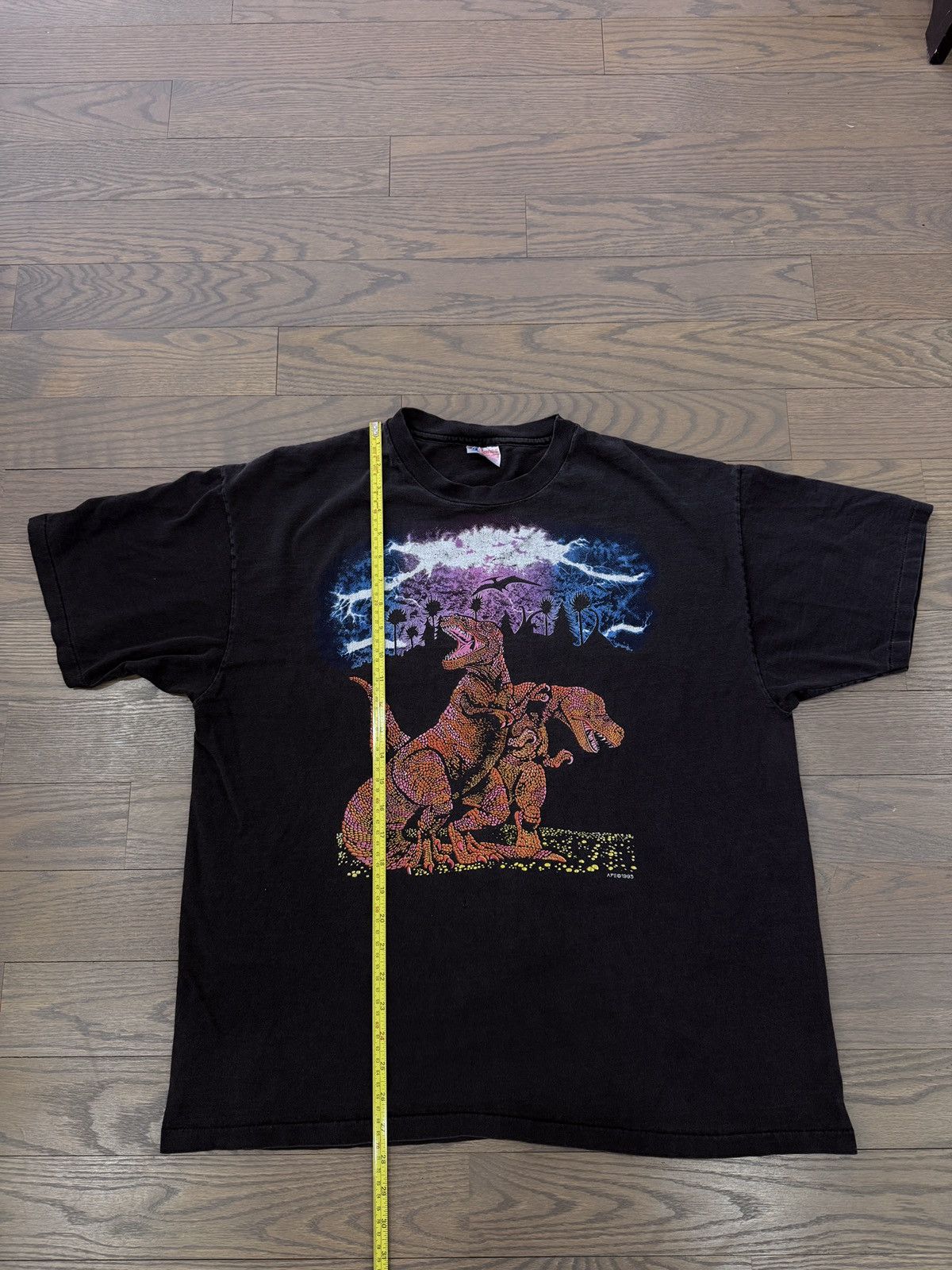 Vintage Vintage 1993 dinosaur tee Size US XL / EU 56 / 4 - 4 Thumbnail