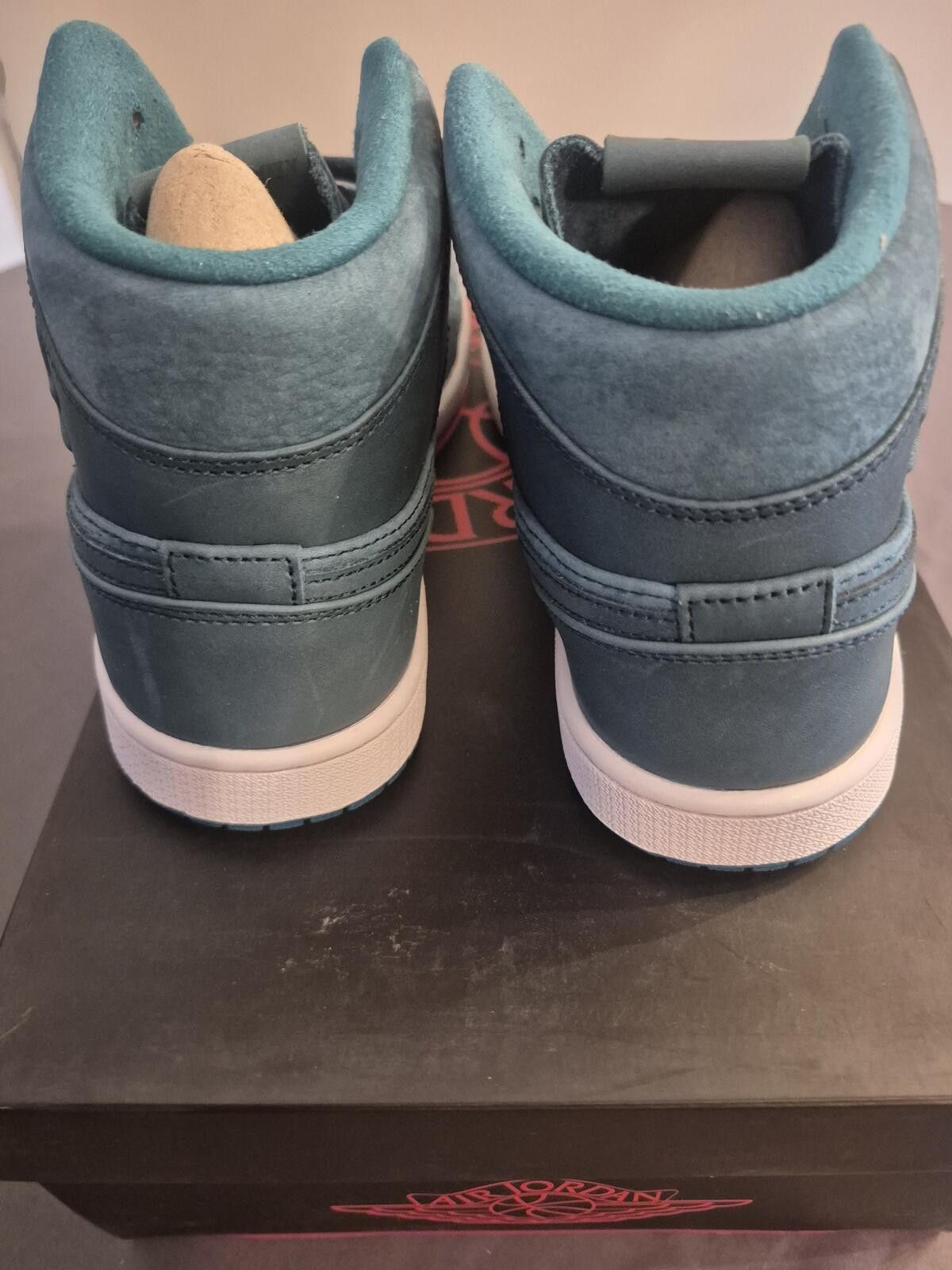Jordan Brand Air Jordan 1 Mid Noveau Size 10.5 M Size US 10.5 / EU 43-44 - 3 Thumbnail
