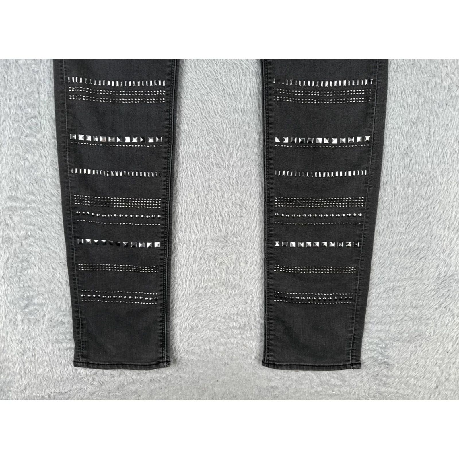 Vintage Vintage Black Cotton Blend Skinny Jeans Women 32 Low Rise Studded Distressed 33 Inseam Size 24" / US 00 / IT 34 - 2 Thumbnail