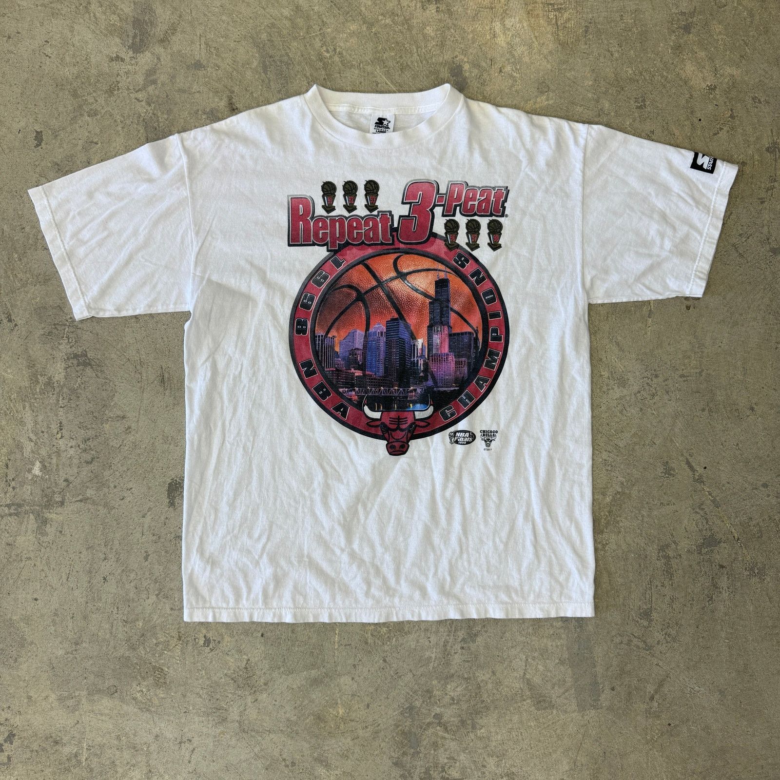 NBA 1998 Chicago Bulls 3-Peat Tee Sz L Size US L / EU 52-54 / 3 - 1 Thumbnail