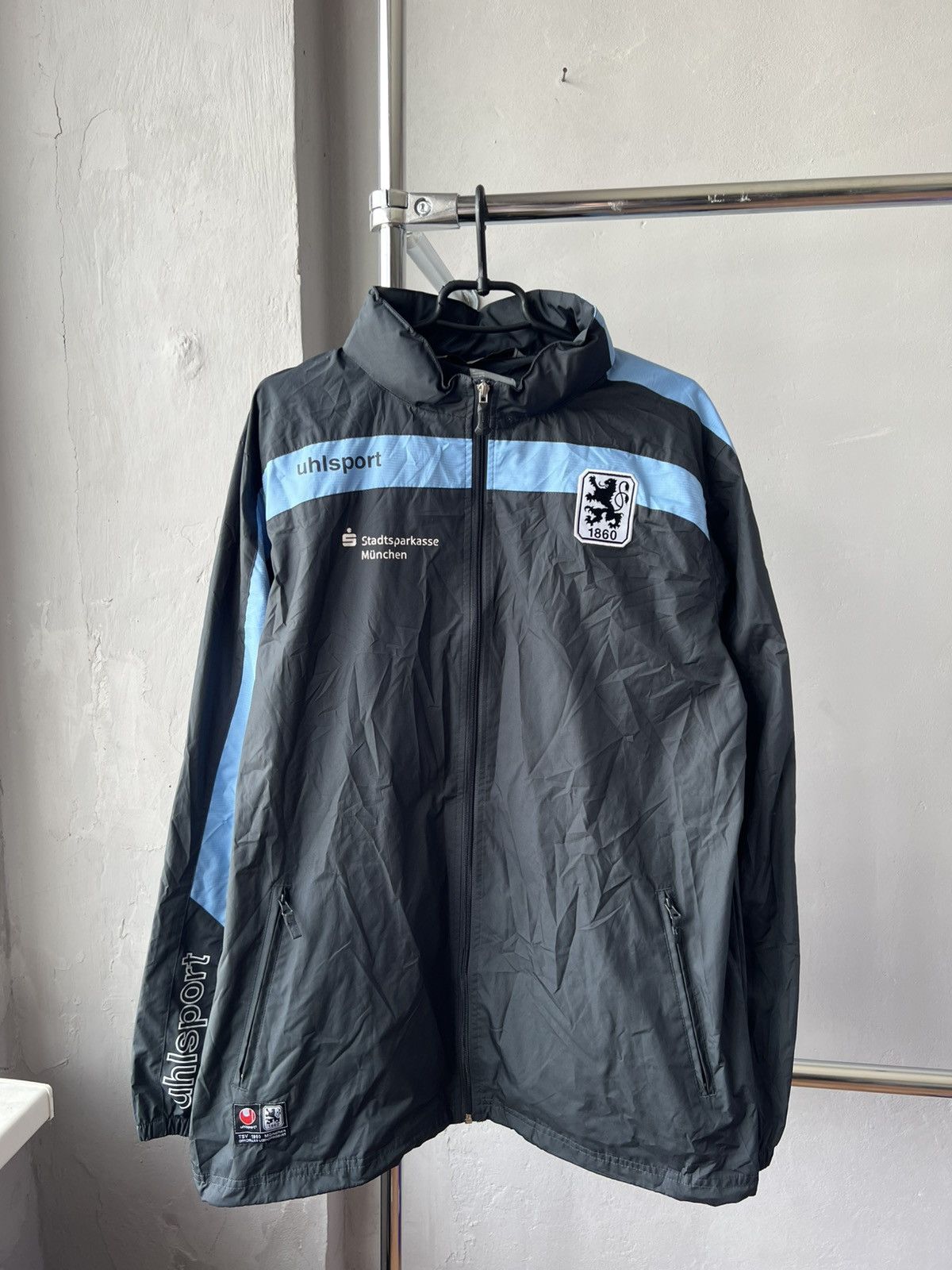 Other 2014/15 TSV MUNICH 1860 SOCCER FOOTBALL JACKET UHLSPORT Size US L / EU 52-54 / 3 - 2 Thumbnail